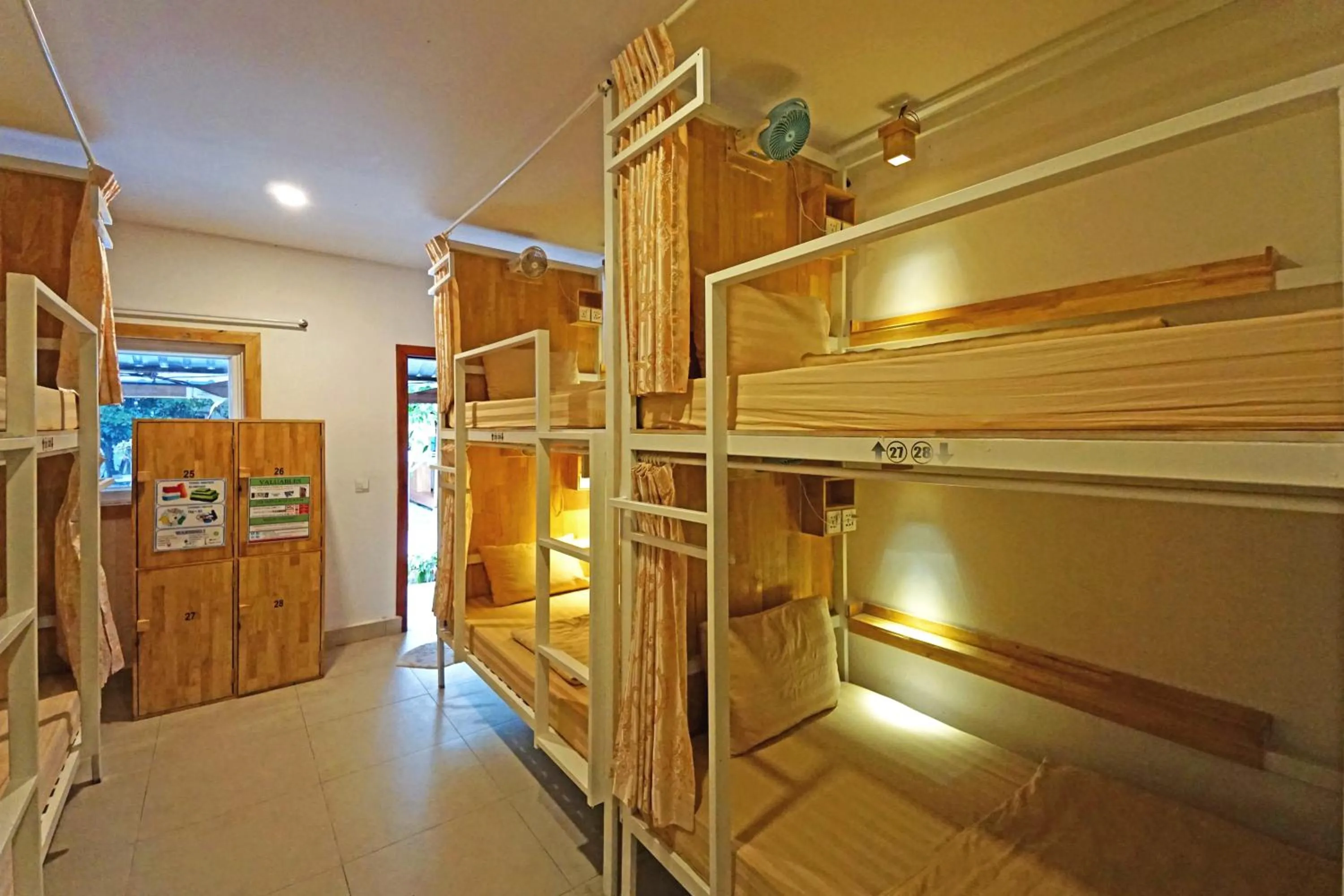 bunk bed, Bed in Onederz Koh Rong Sanloem
