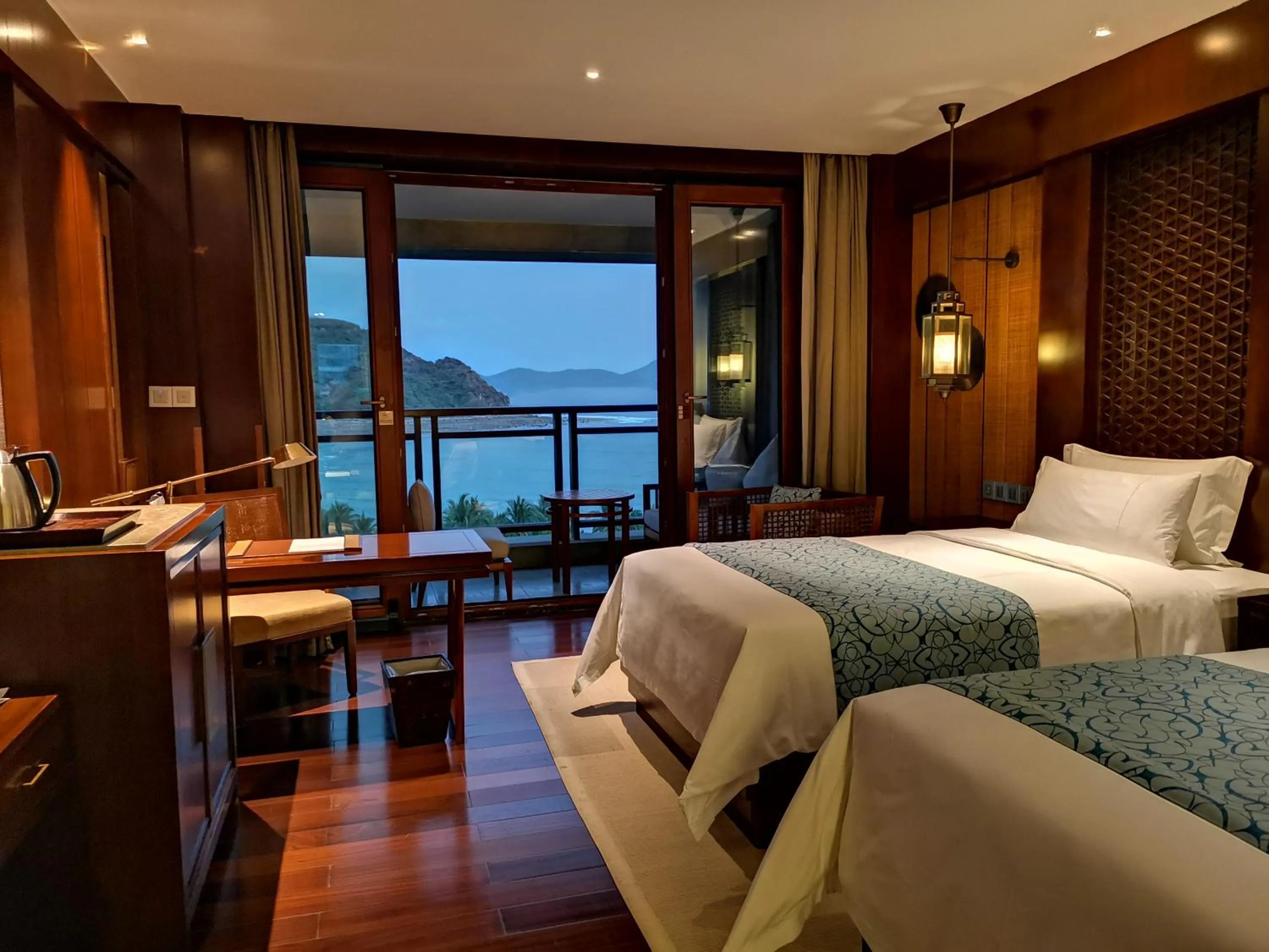 Sea view, Bed in Sanya LUHUITOU Resort & Spa