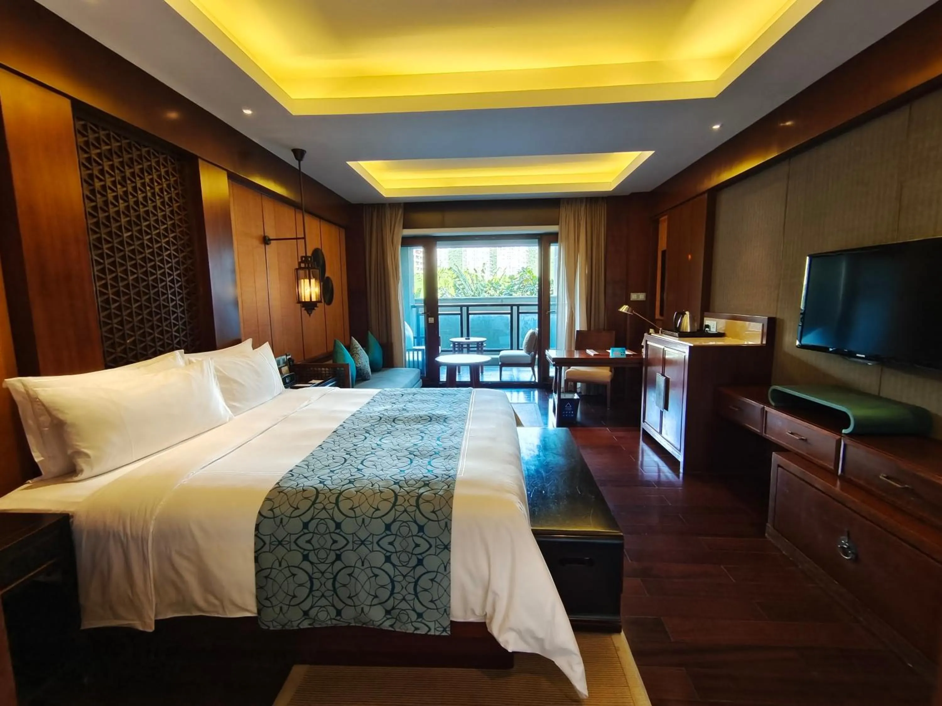 Photo of the whole room, Bed in Sanya LUHUITOU Resort & Spa