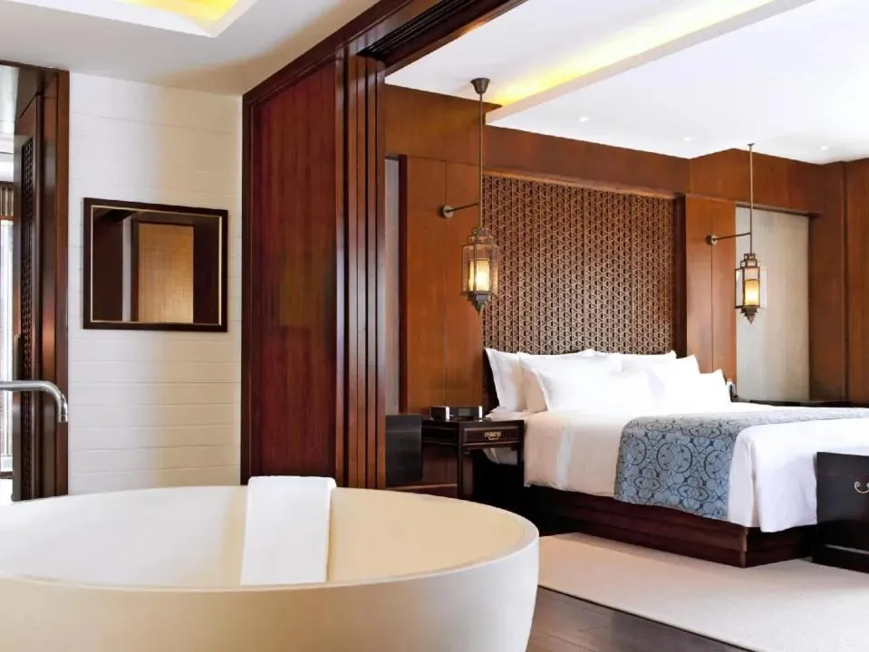 Bed in Sanya LUHUITOU Resort & Spa