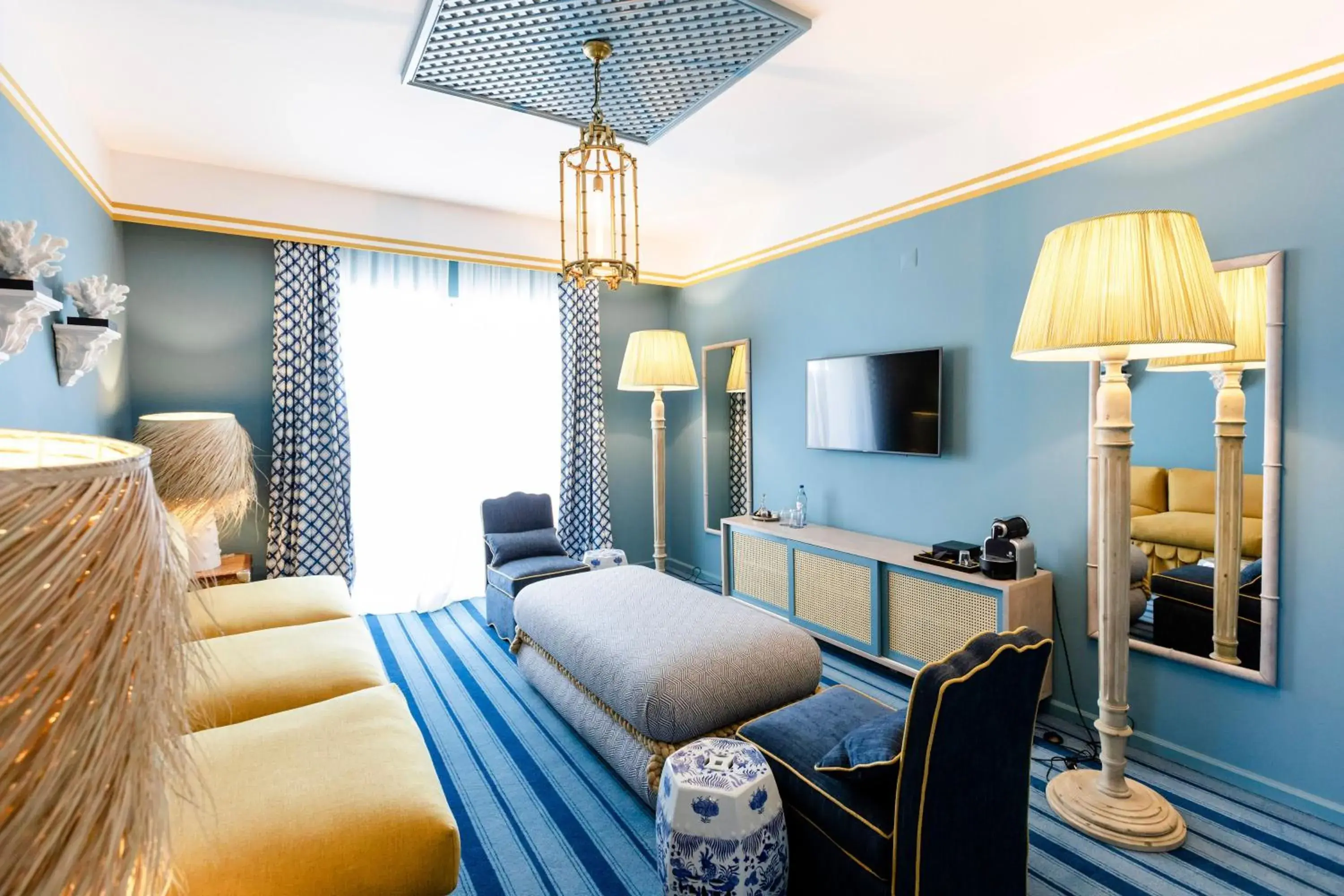 Living room, Bed in The Albatroz Hotel Living room, Bed in The Albatroz Hotel