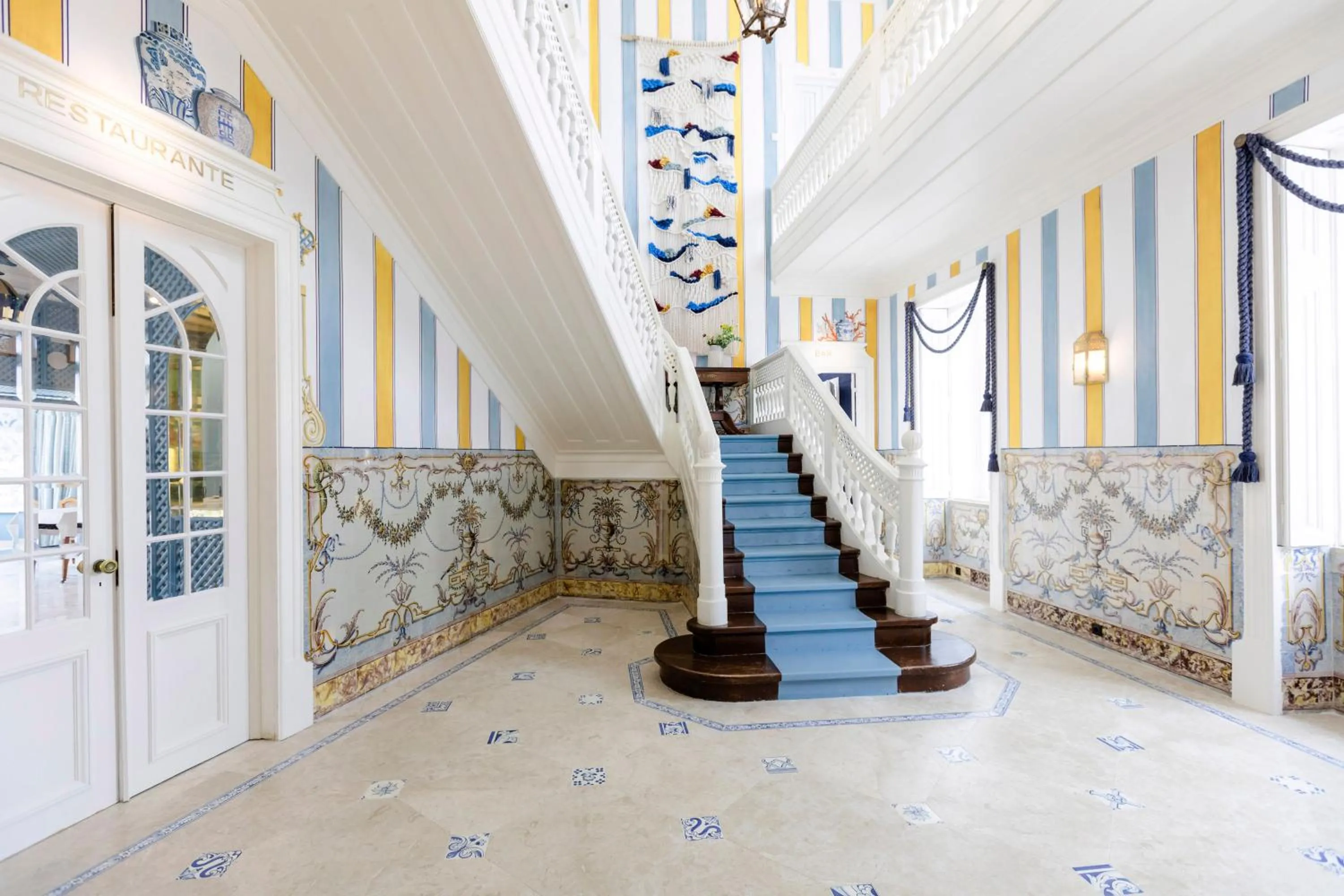 Lobby or reception in The Albatroz Hotel