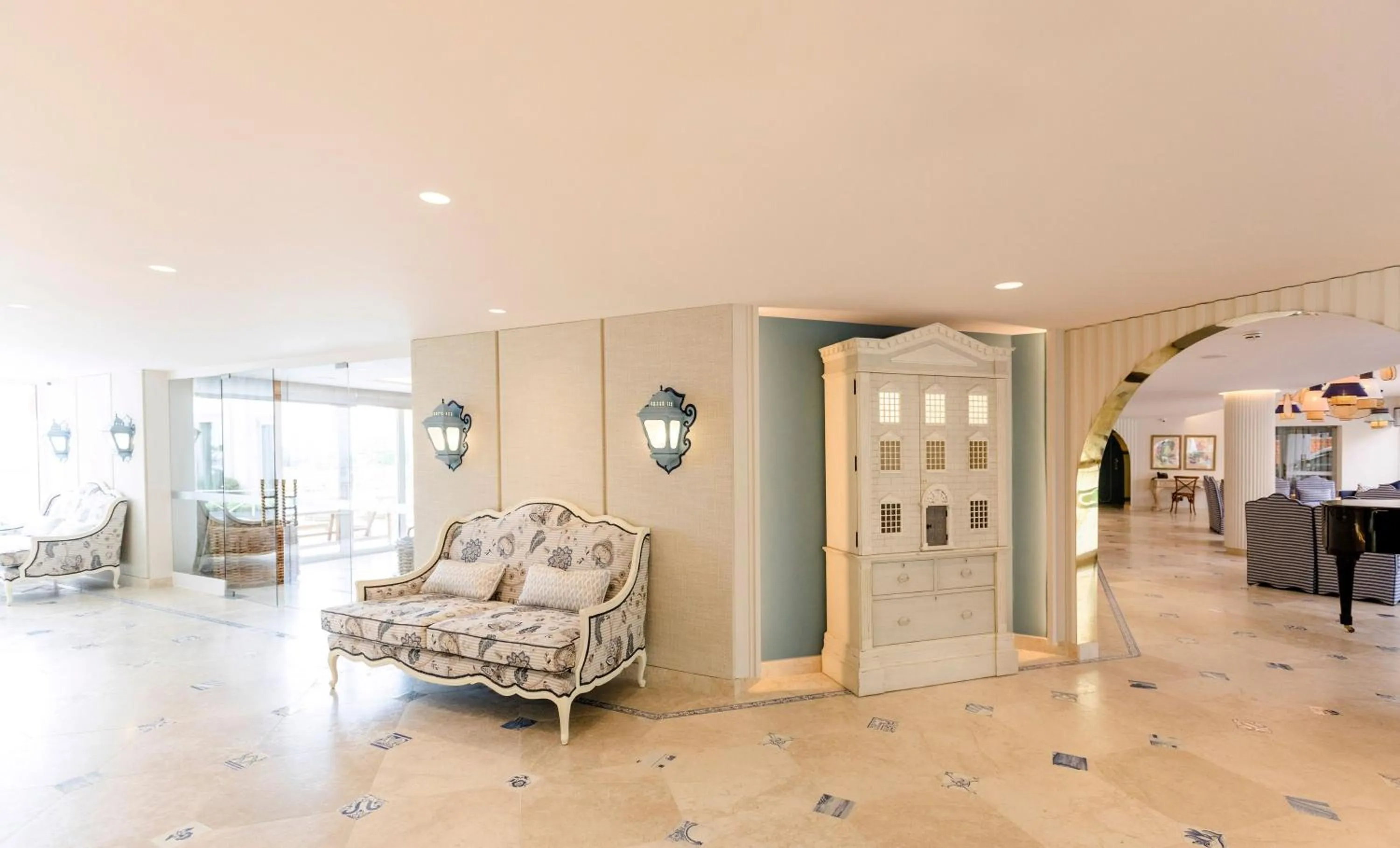 Lobby or reception in The Albatroz Hotel