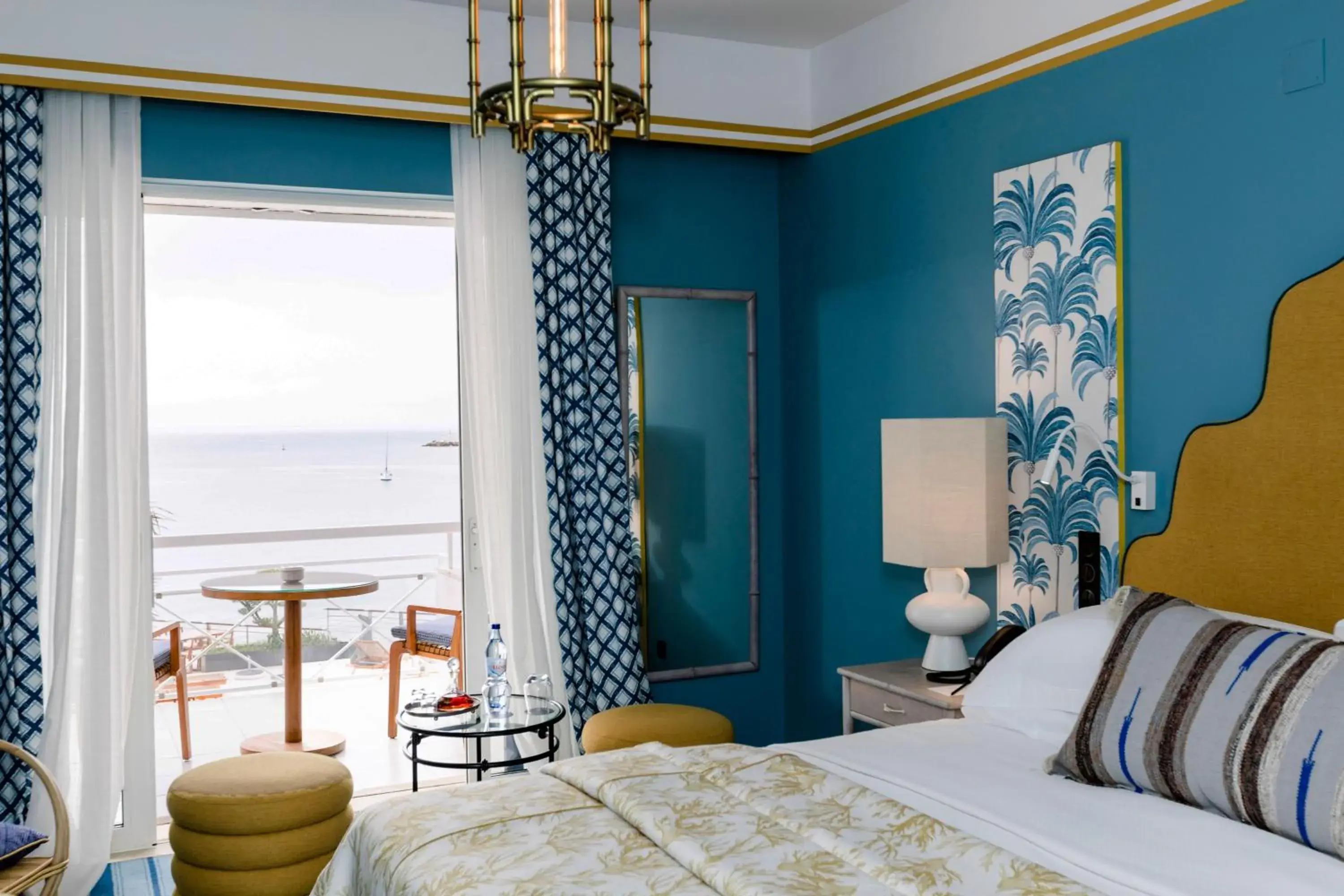 Balcony/Terrace, Bed in The Albatroz Hotel Balcony/Terrace, Bed in The Albatroz Hotel