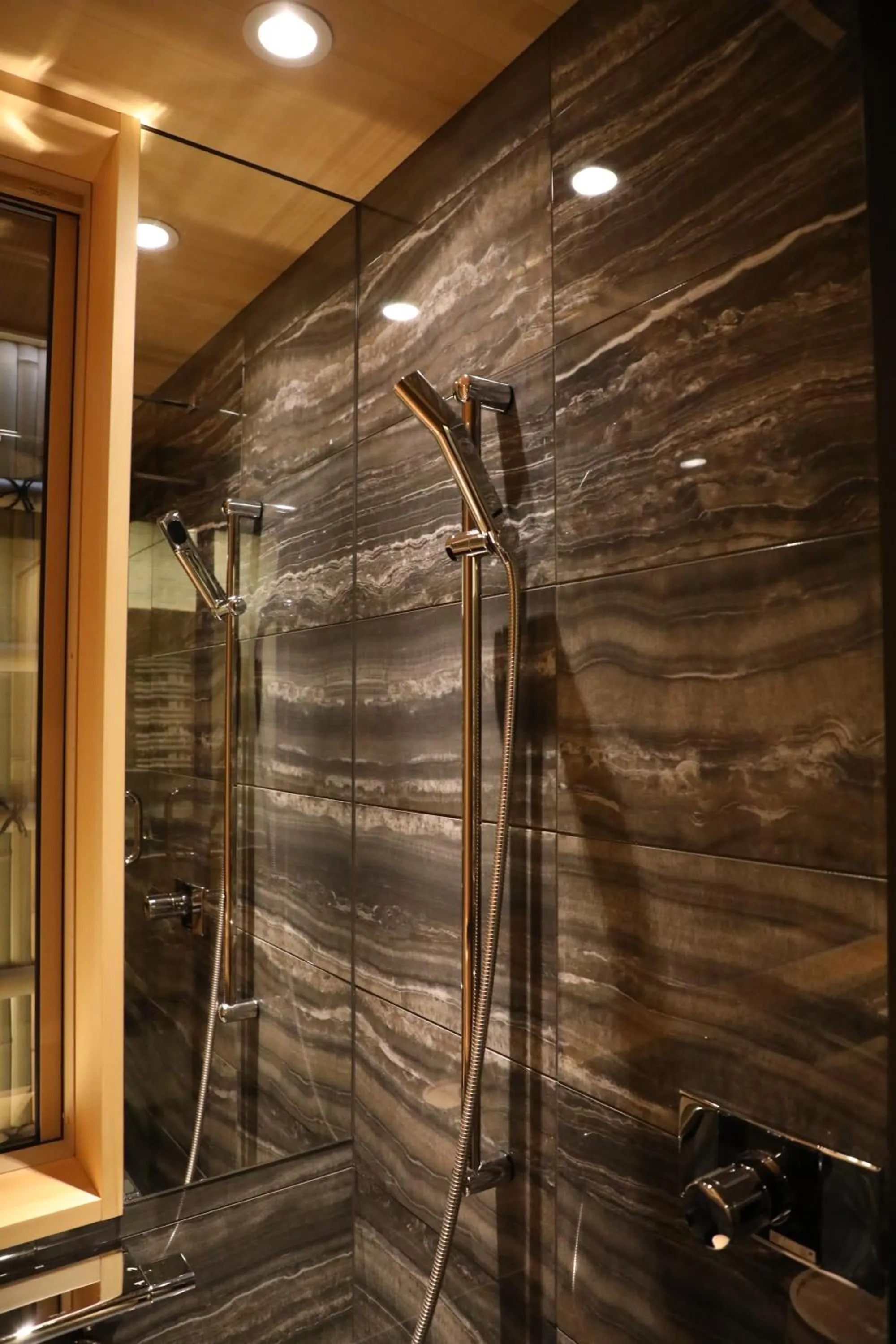 Shower in Campton Kiyomizu Vacation Rental