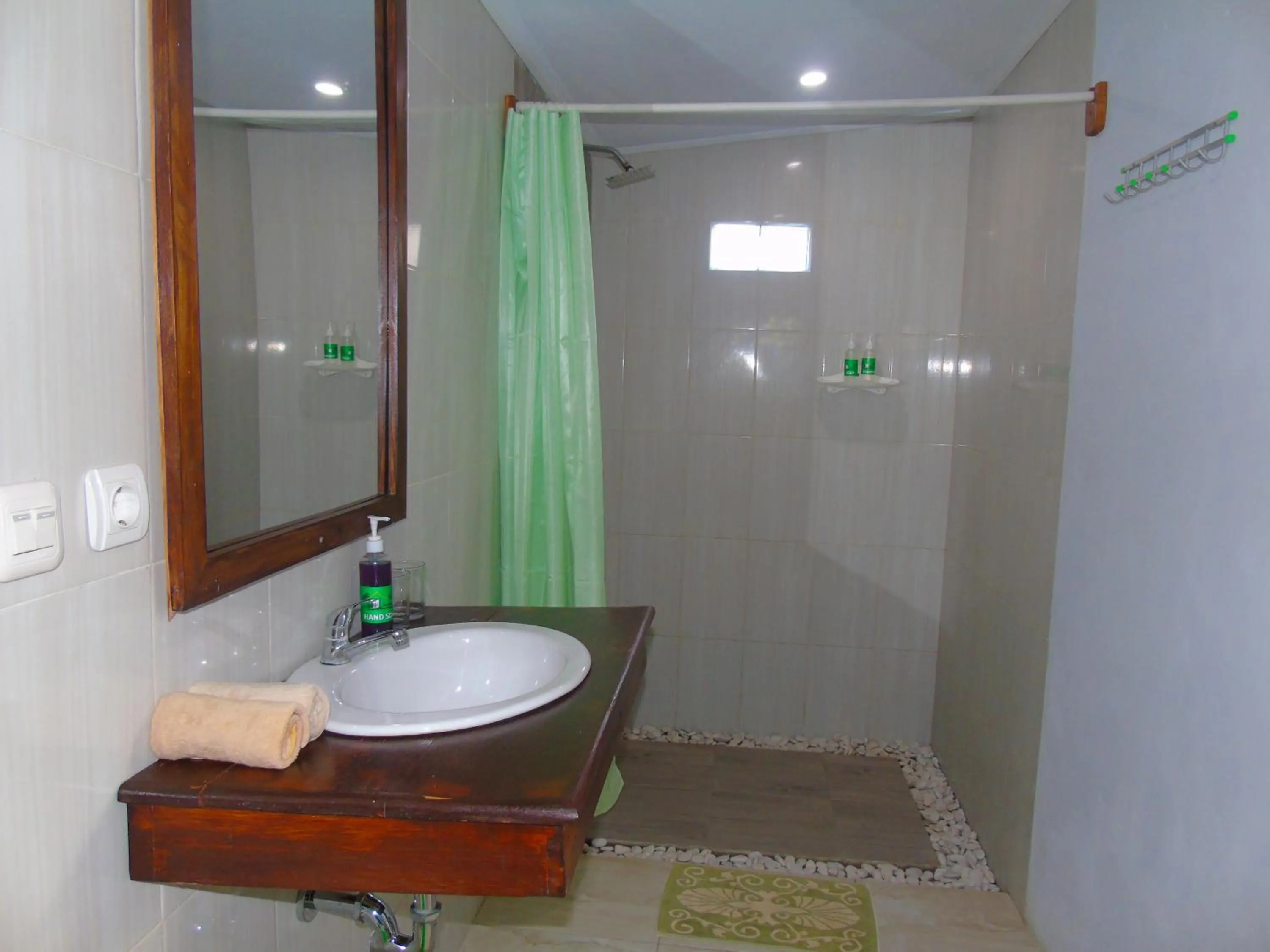 Bathroom in Kuri Garden Cottage