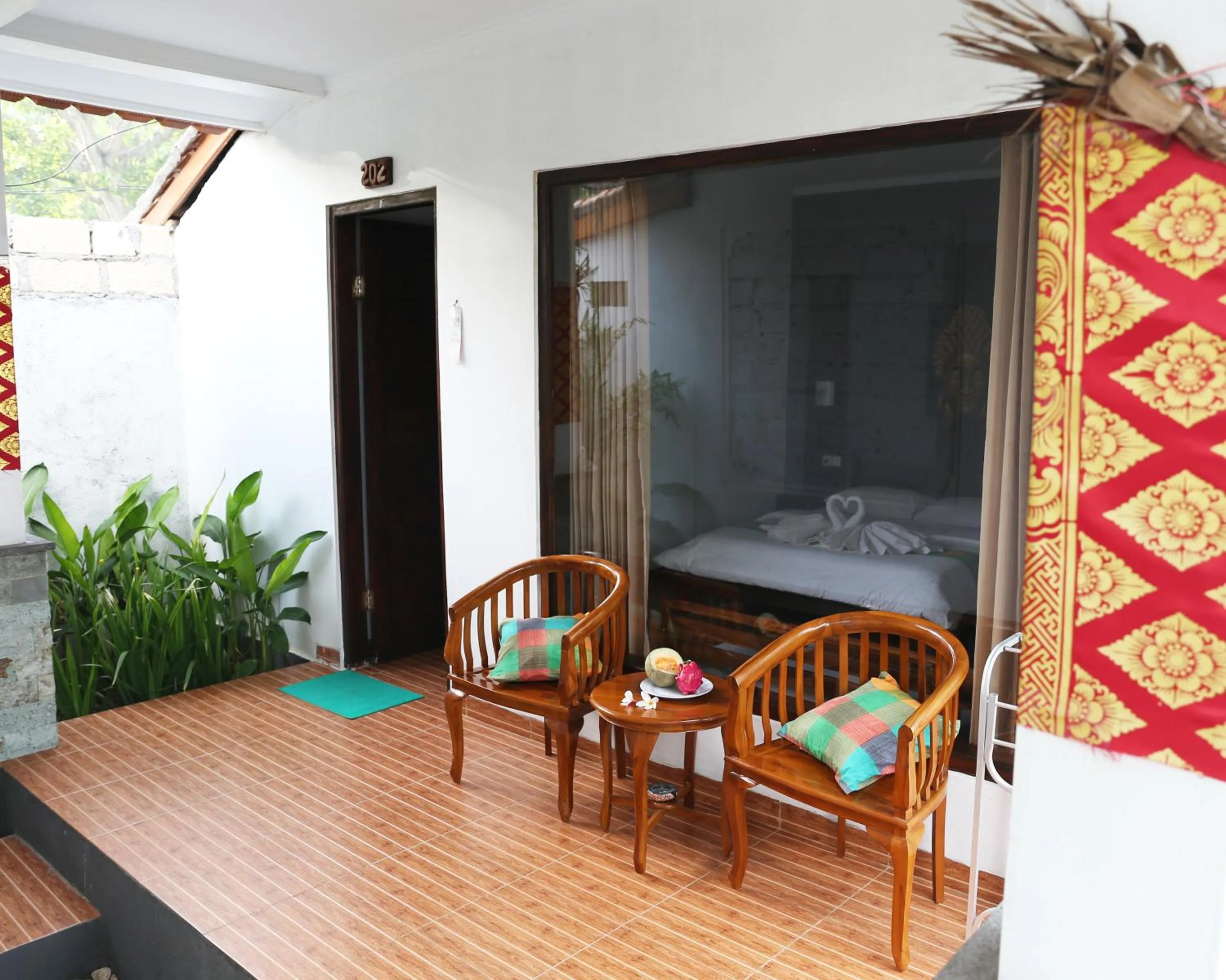 Seating area in Kuri Garden Cottage