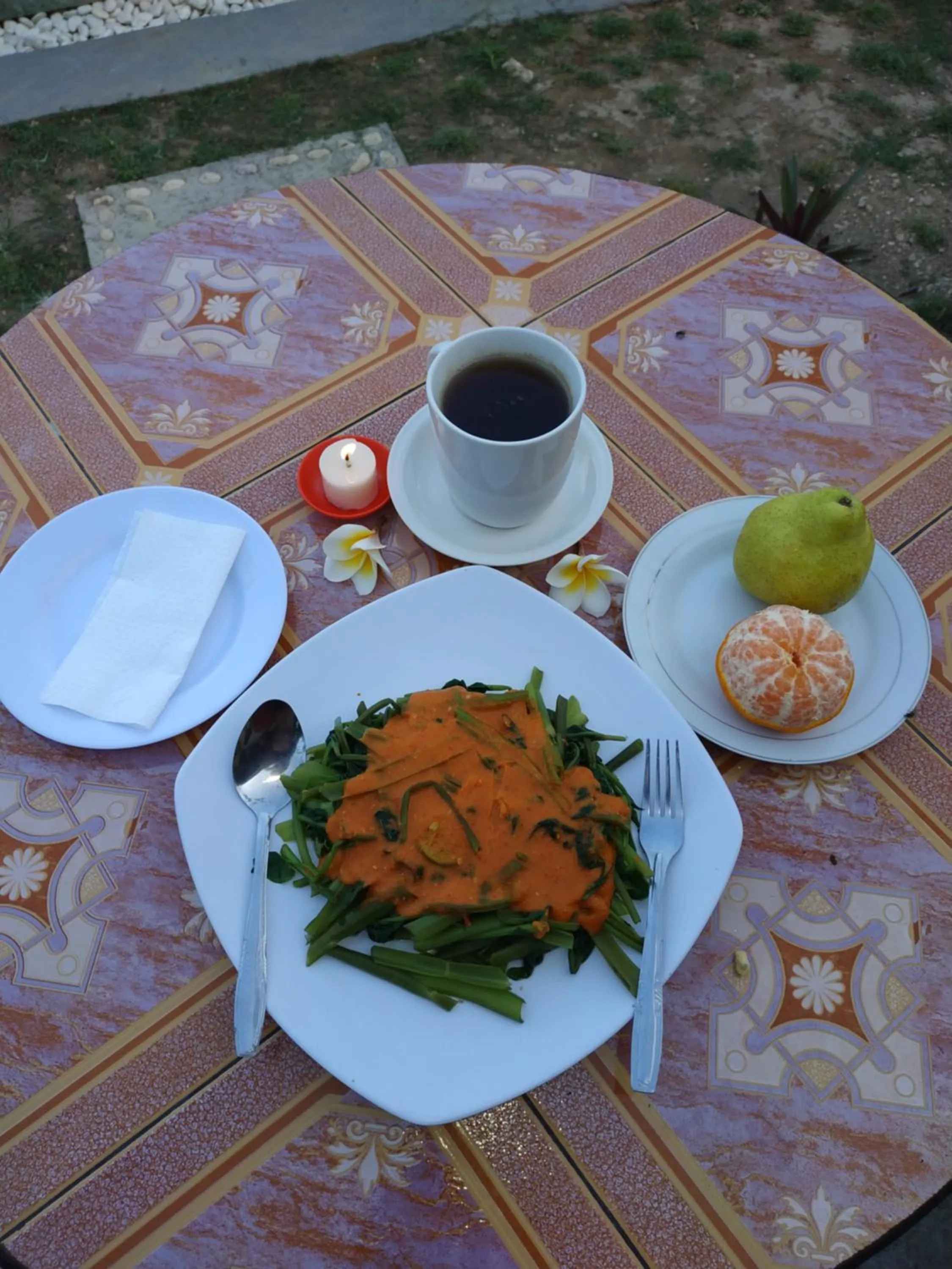 Breakfast in Kuri Garden Cottage