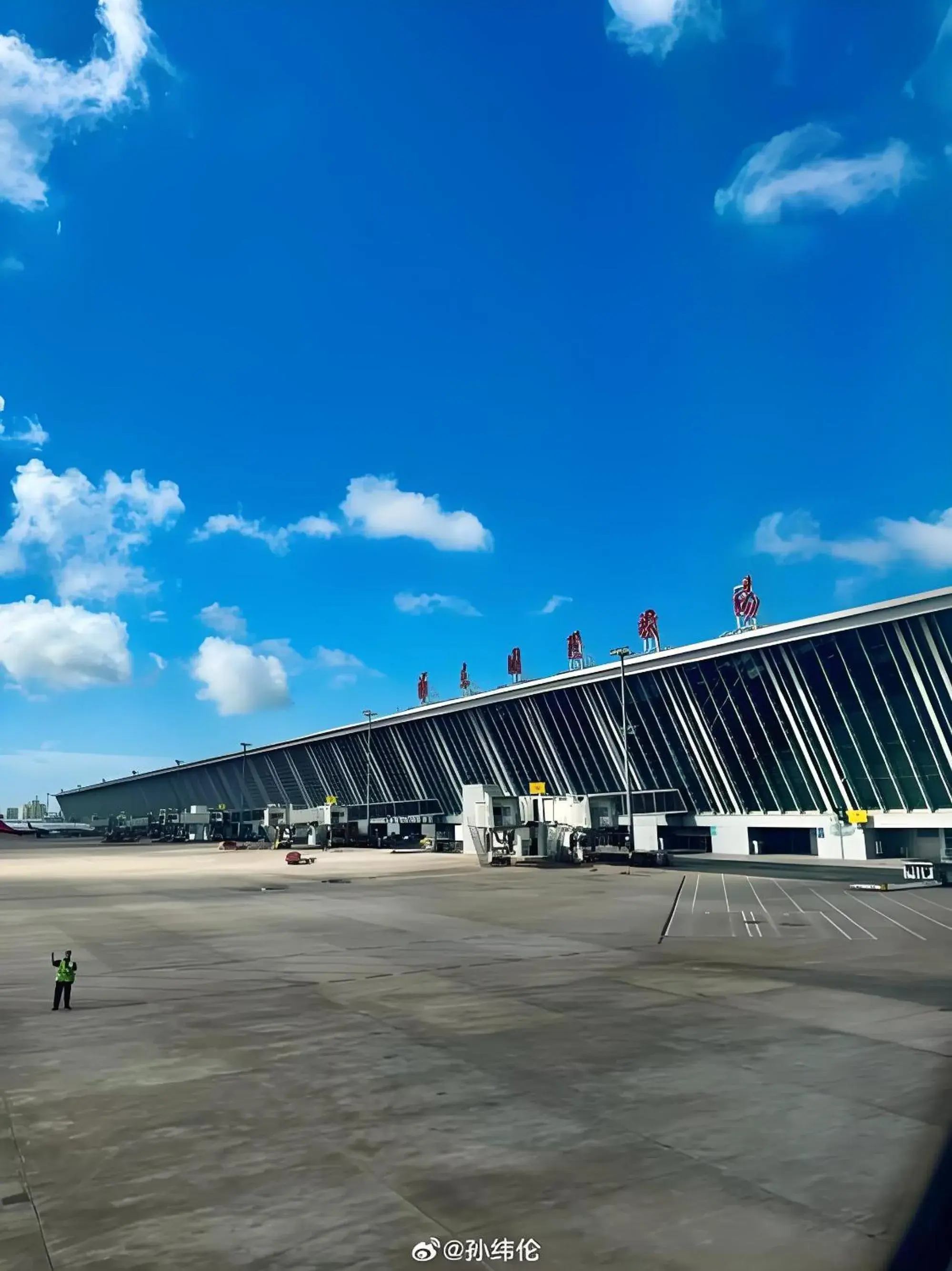 Property building in Manli Hotel Shanghai Pudong Airport Branch -Provide free shuttle buses to Pudong Airport and Disneyland Property building in Manli Hotel Shanghai Pudong Airport Branch -Provide free shuttle buses to Pudong Airport and Disneyland