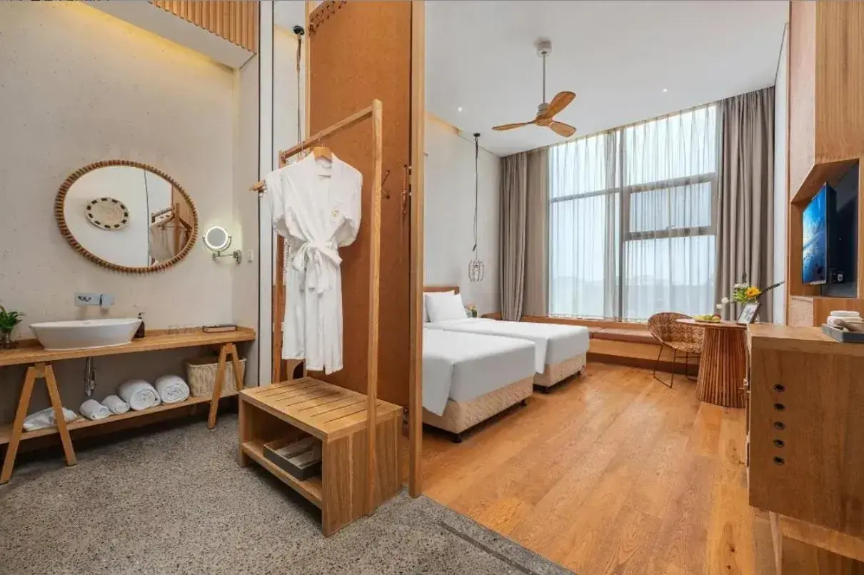 Twin Room in Manli Hotel Shanghai Pudong Airport Branch -Provide free shuttle buses to Pudong Airport and Disneyland Twin Room in Manli Hotel Shanghai Pudong Airport Branch -Provide free shuttle buses to Pudong Airport and Disneyland