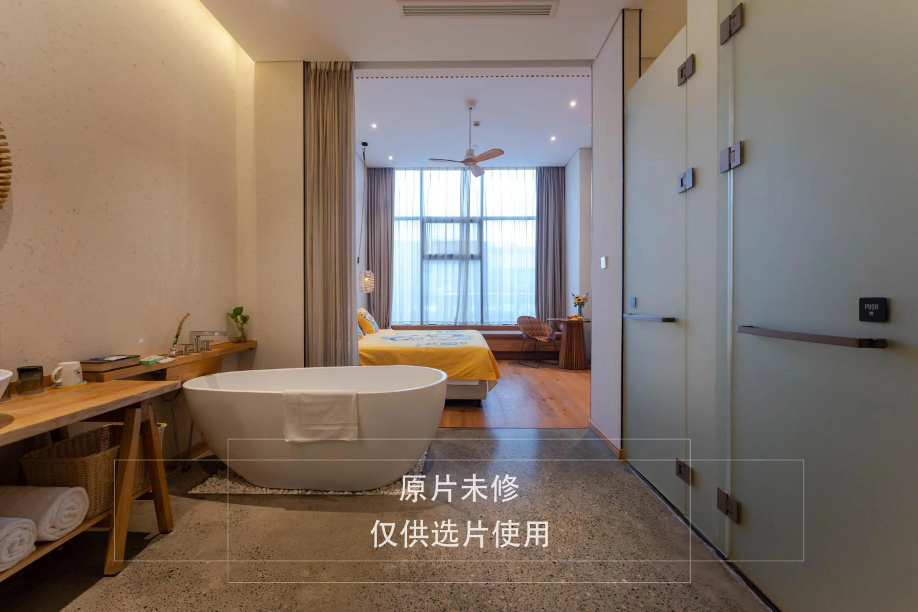 Bed in Manli Hotel Shanghai Pudong Airport Branch -Provide free shuttle buses to Pudong Airport and Disneyland