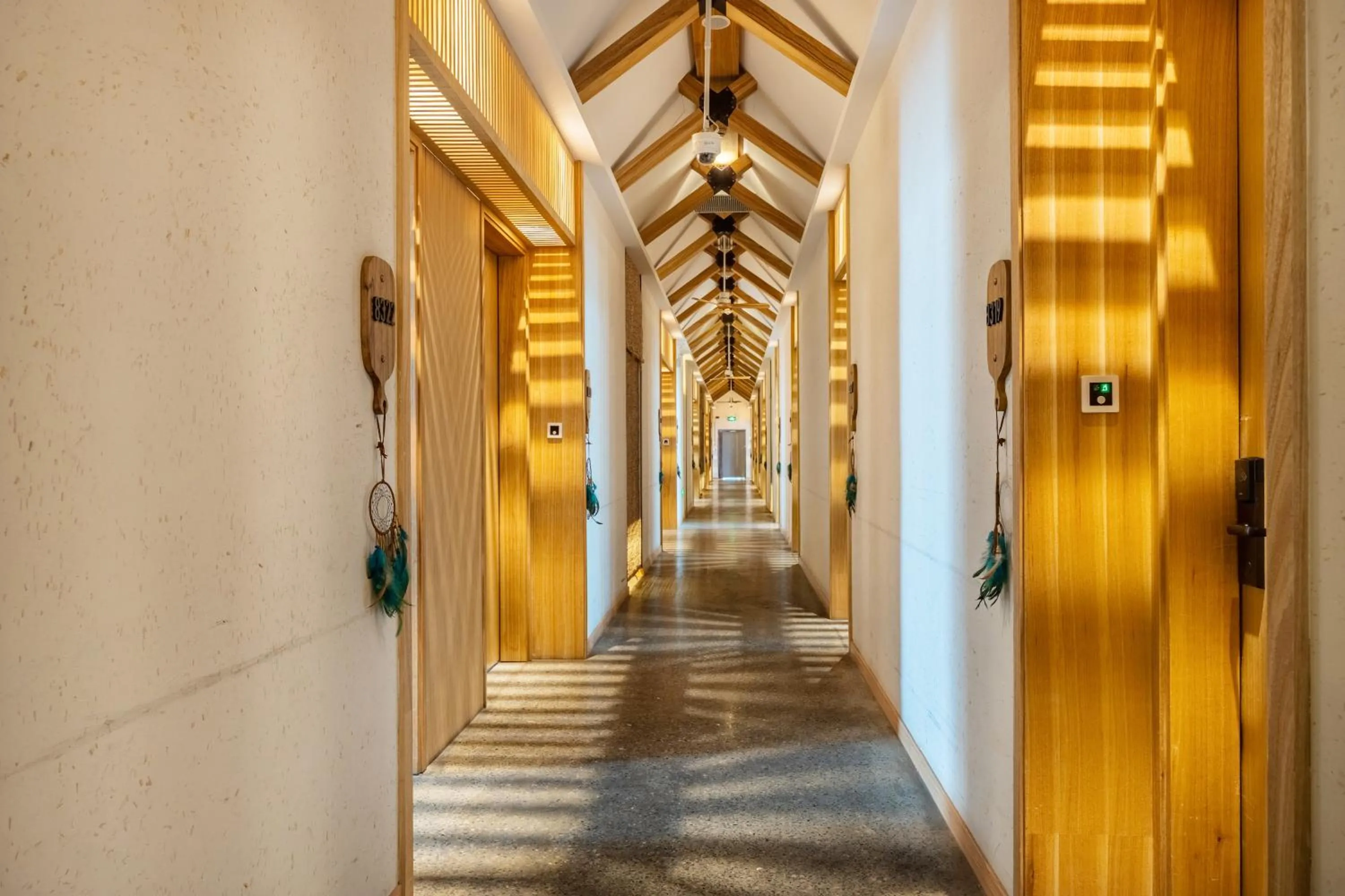 Property building in Manli Hotel Shanghai Pudong Airport Branch -Provide free shuttle buses to Pudong Airport and Disneyland