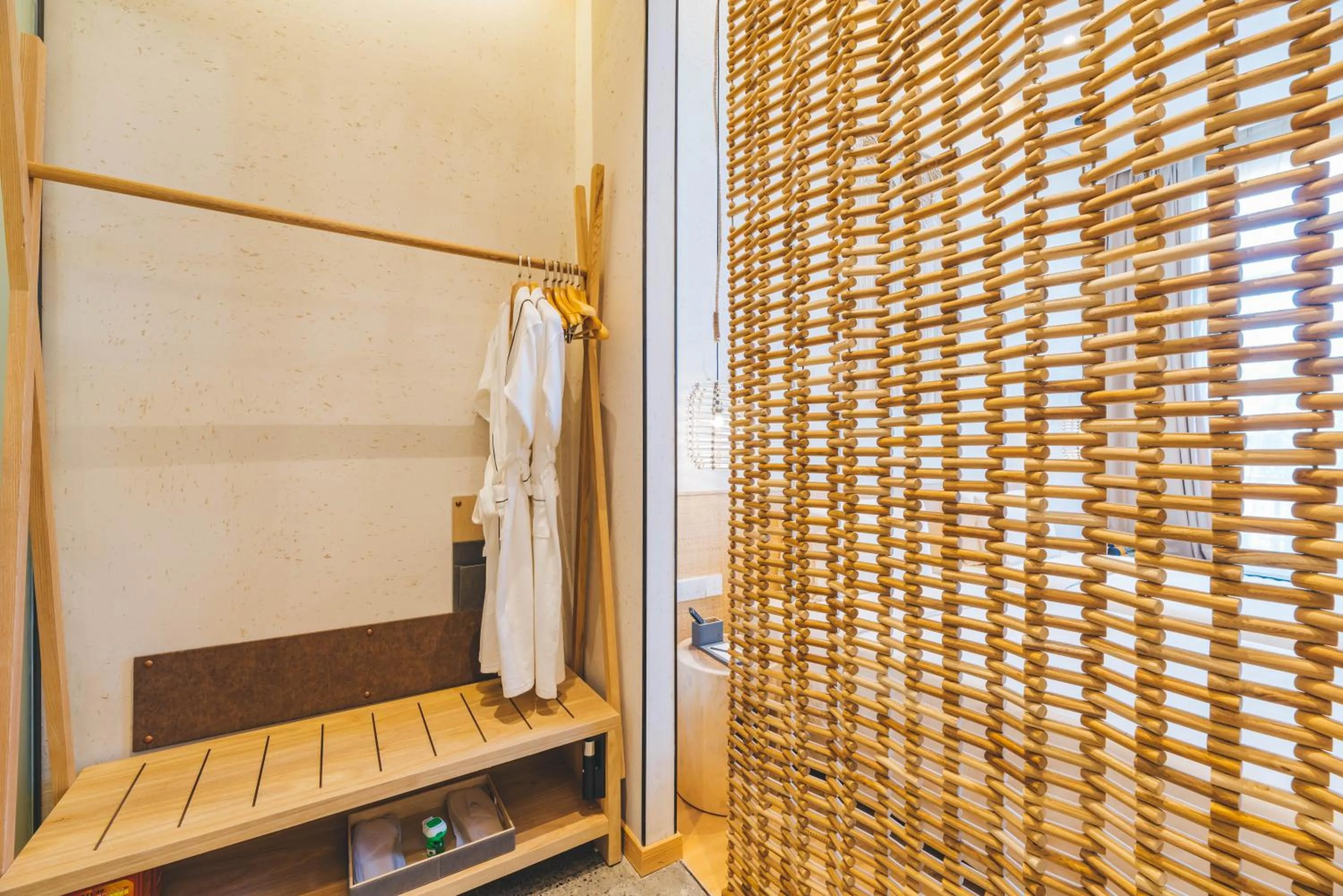 Bathroom in Manli Hotel Shanghai Pudong Airport Branch -Provide free shuttle buses to Pudong Airport and Disneyland