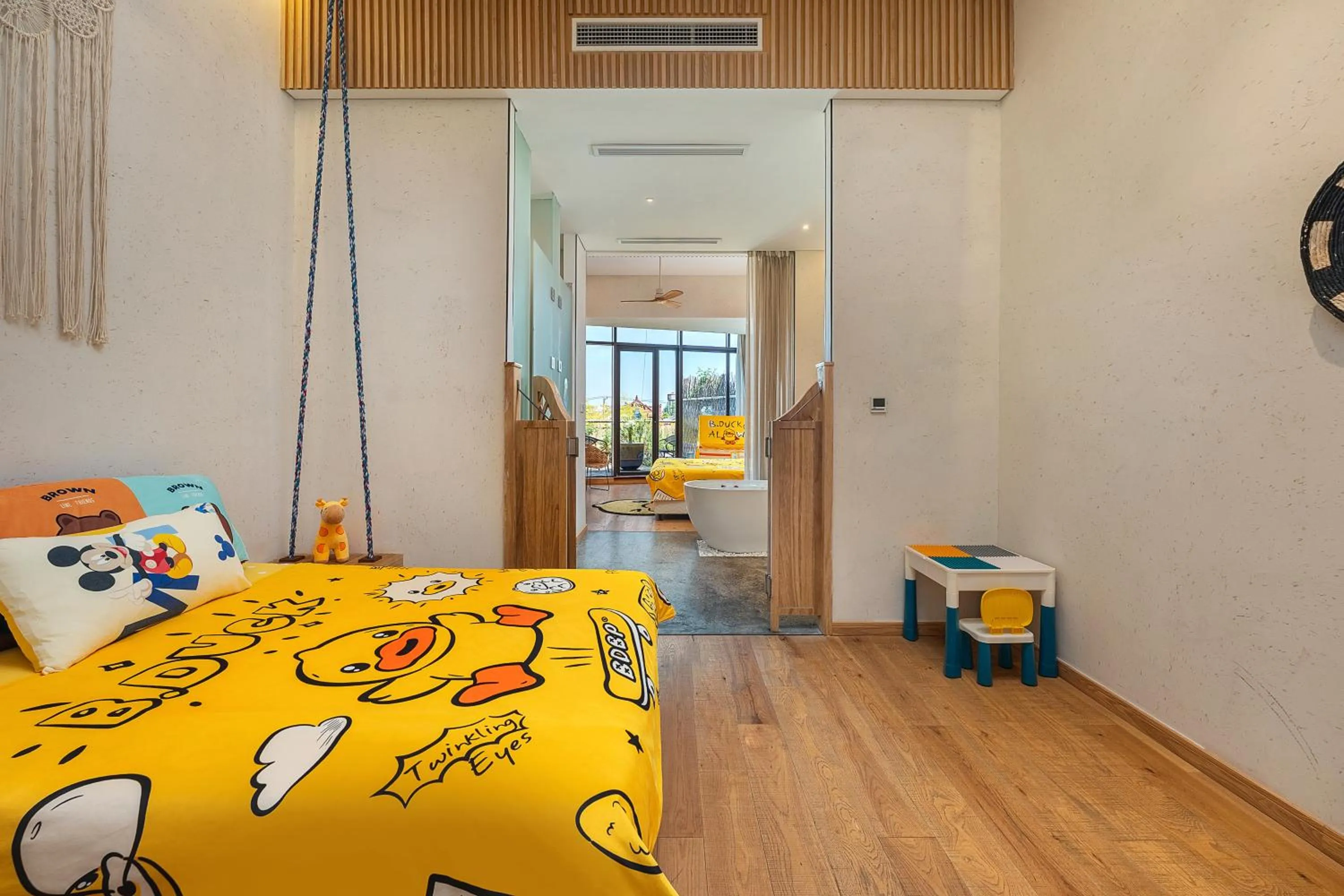 Bed in Manli Hotel Shanghai Pudong Airport Branch -Provide free shuttle buses to Pudong Airport and Disneyland