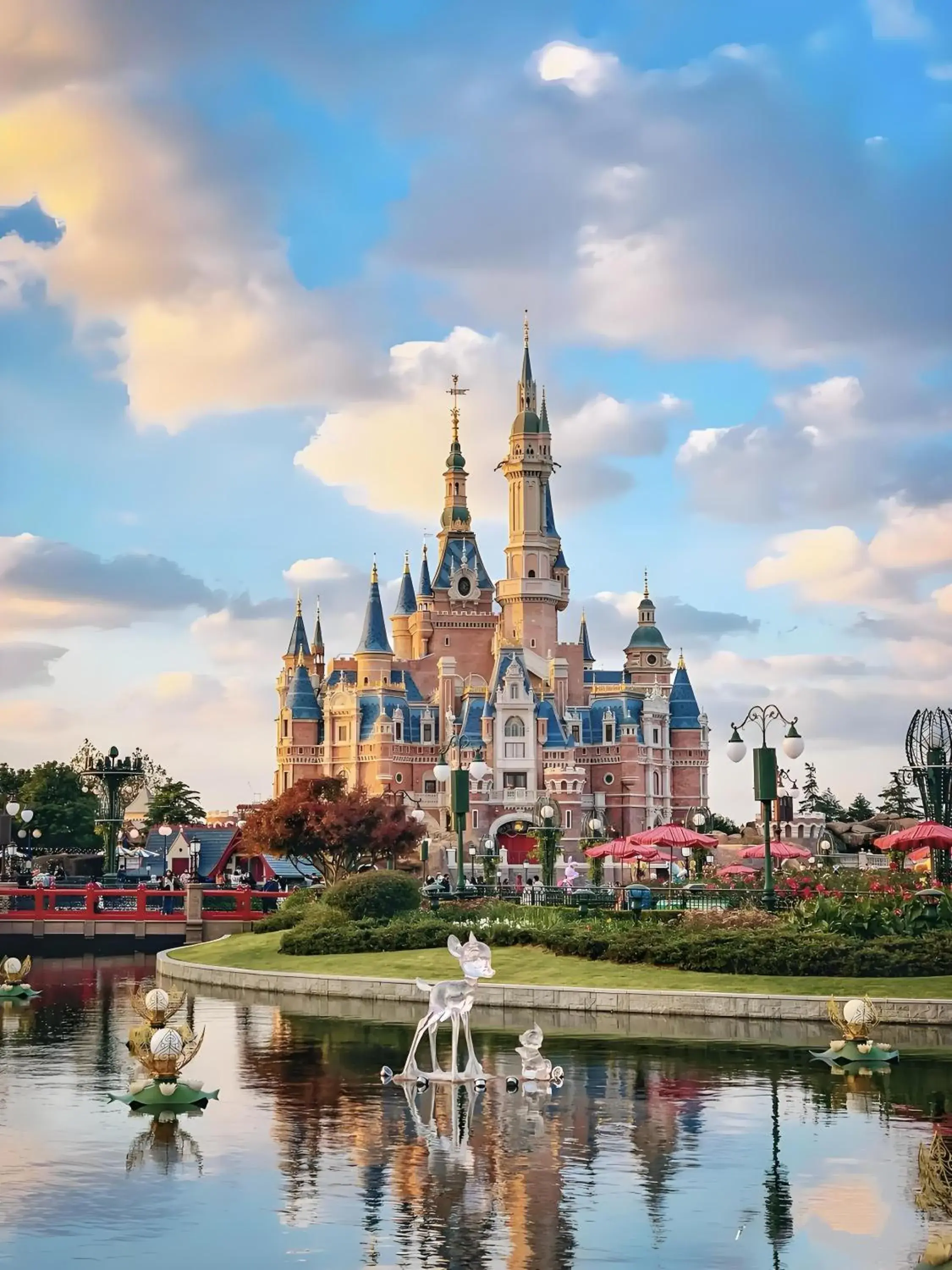 Landmark view in Manli Hotel Shanghai Pudong Airport Branch-Free shuttle buses to Pudong Airport and Disneyland Landmark view in Manli Hotel Shanghai Pudong Airport Branch-Free shuttle buses to Pudong Airport and Disneyland