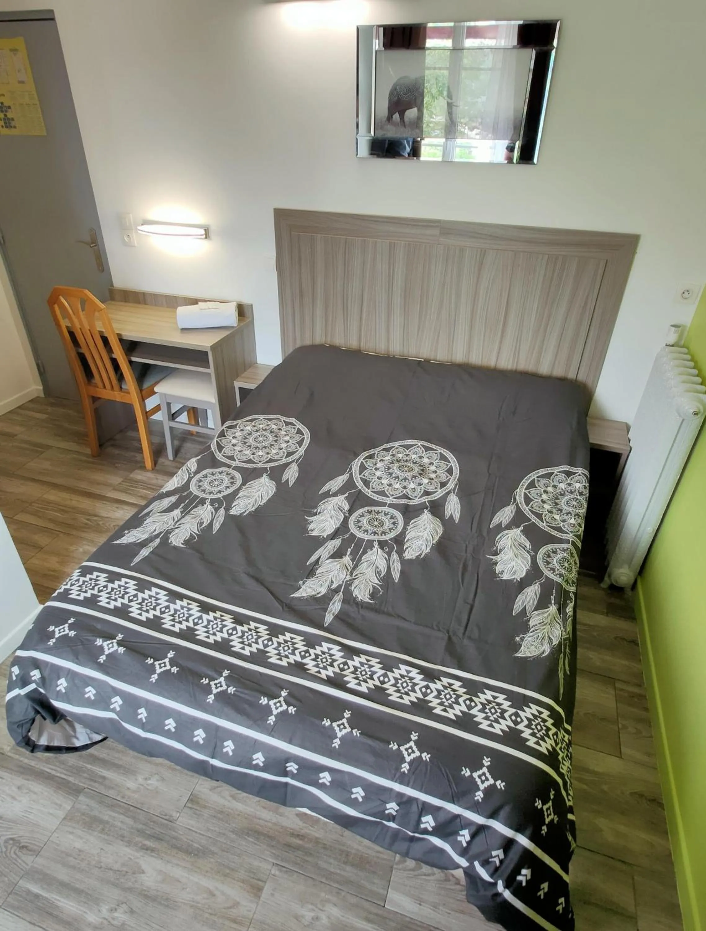 Bedroom in Terminus Fontainebleau Avon