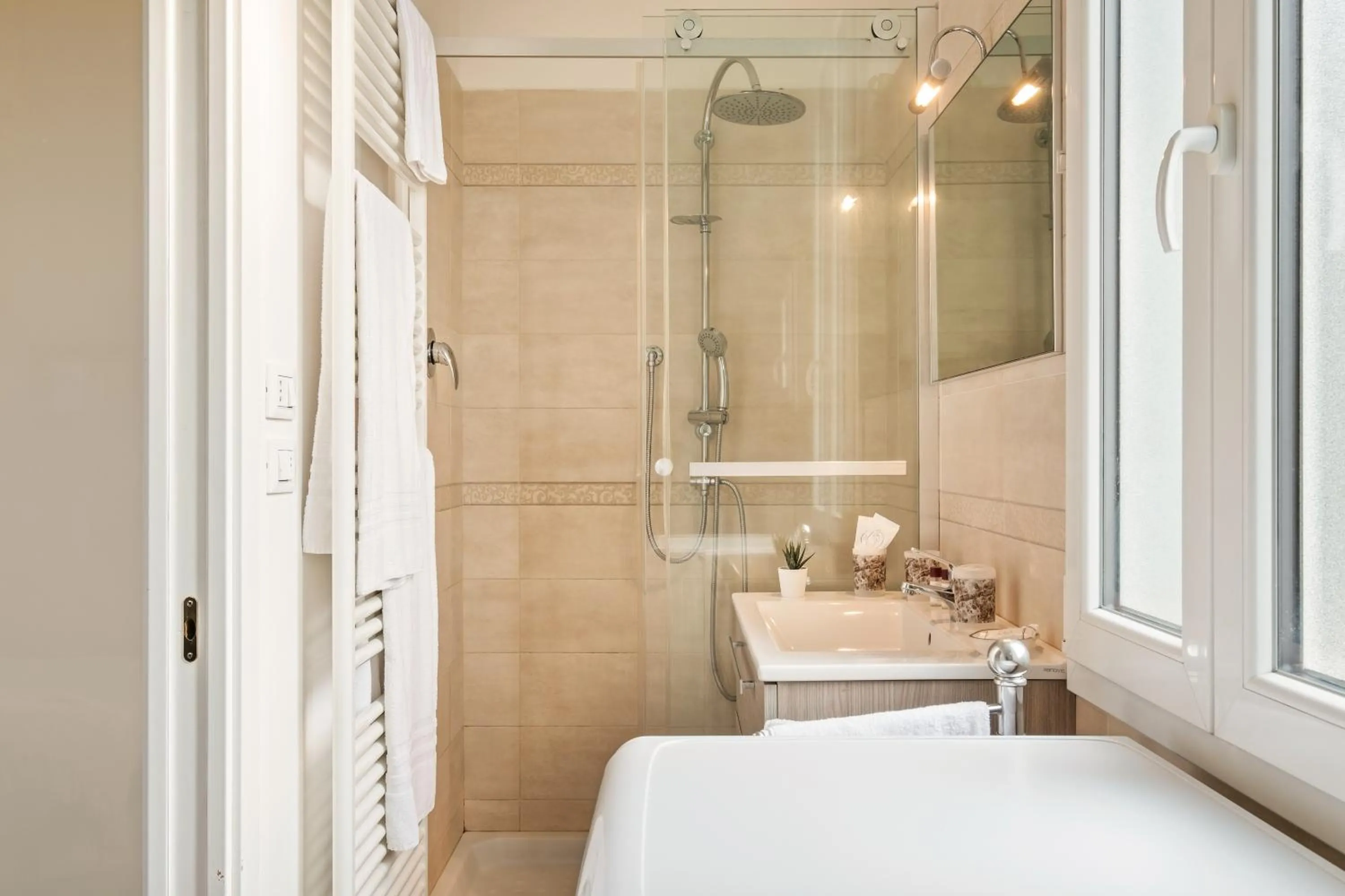 Bathroom in Marconi Airport Cozy Dream Flat