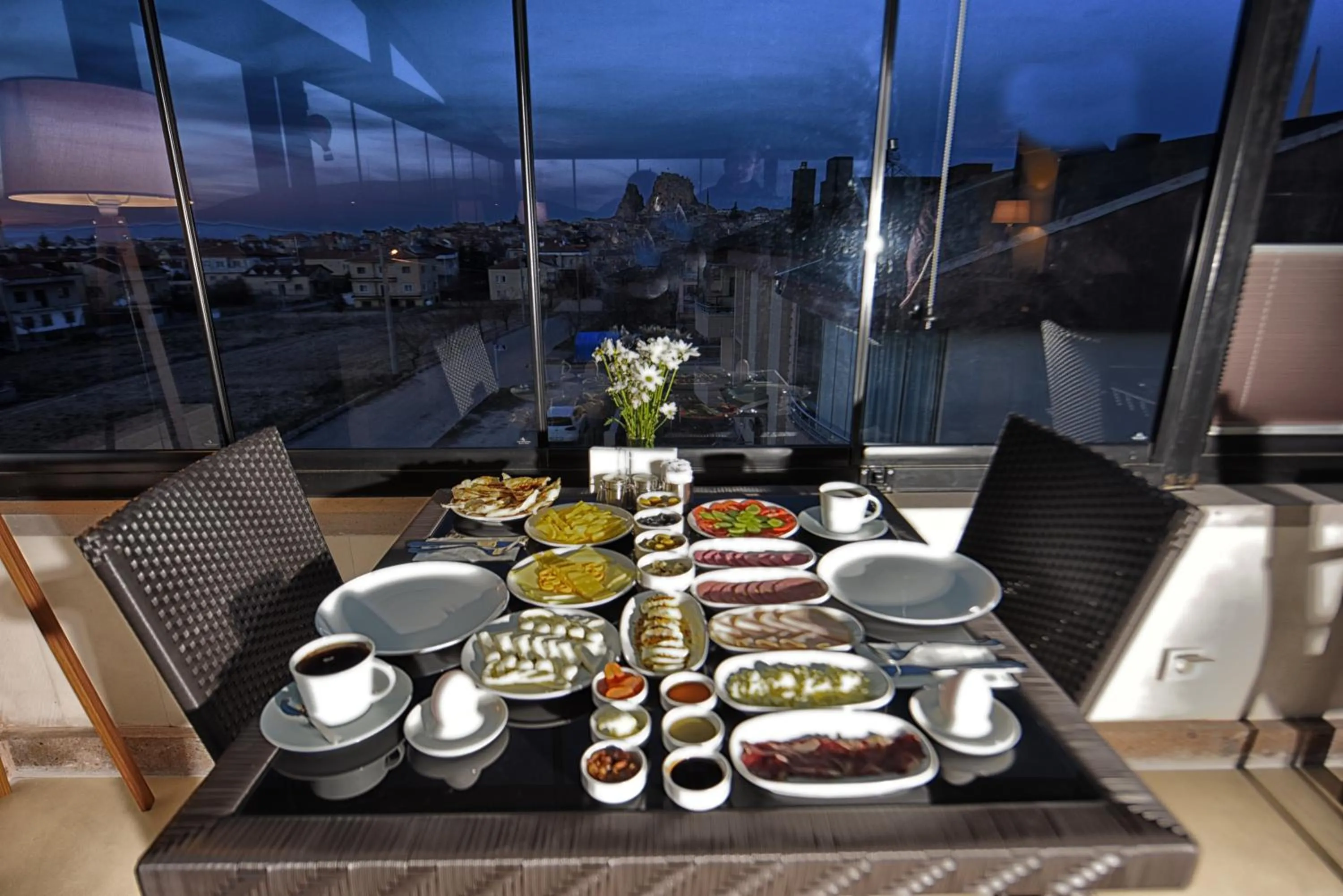 Breakfast in EL NAZAR STONE SUİTE