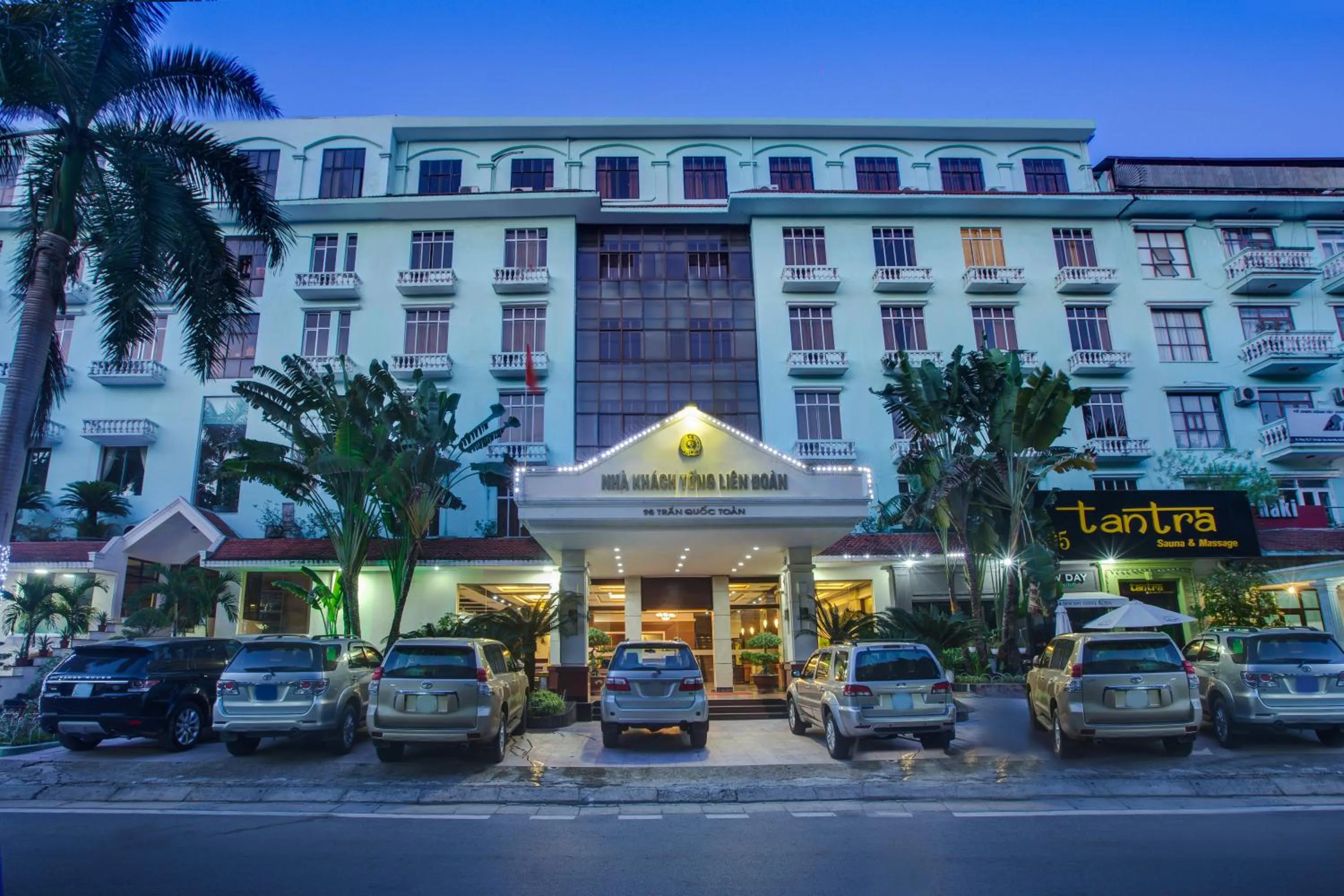 Facade/entrance in TQT 2 Hotel
