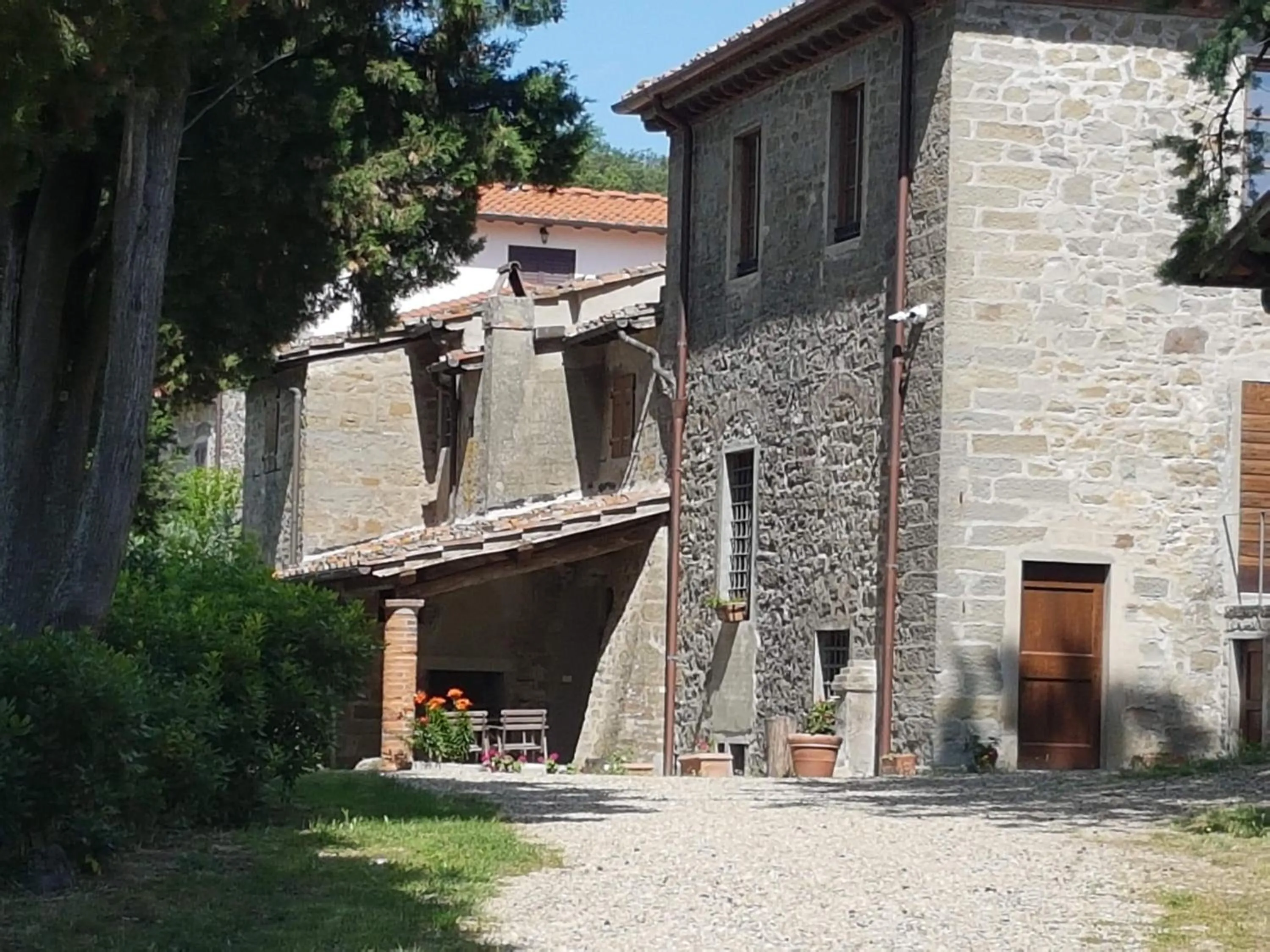 Property building in Castello di Pratelli