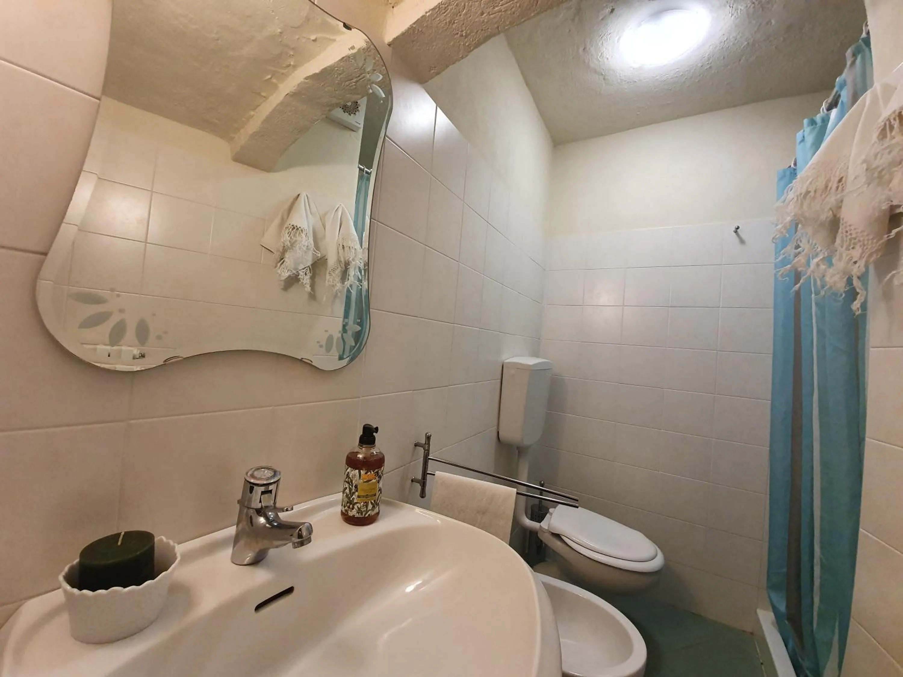 Bathroom in Castello di Pratelli