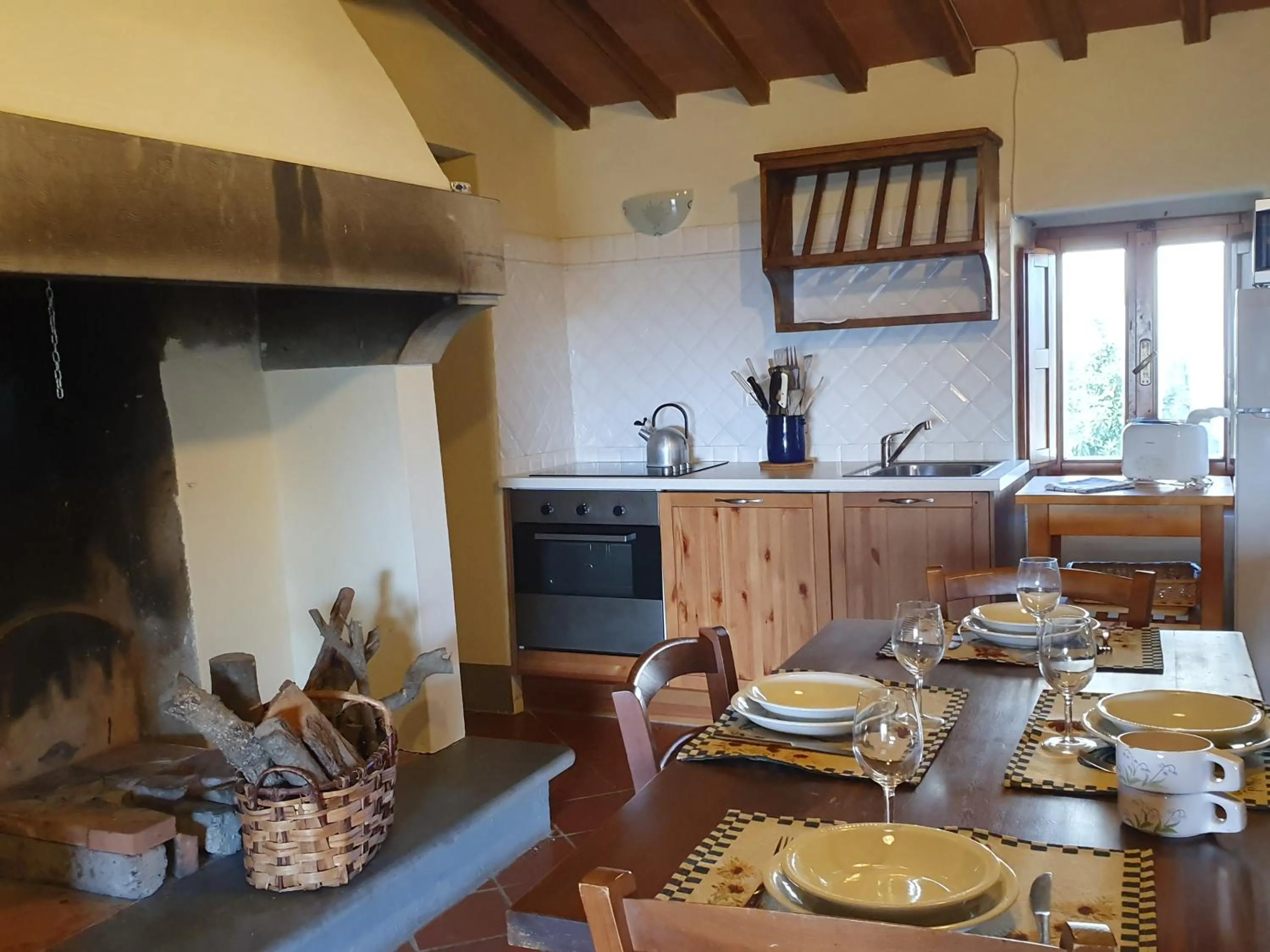 Kitchen or kitchenette in Castello di Pratelli