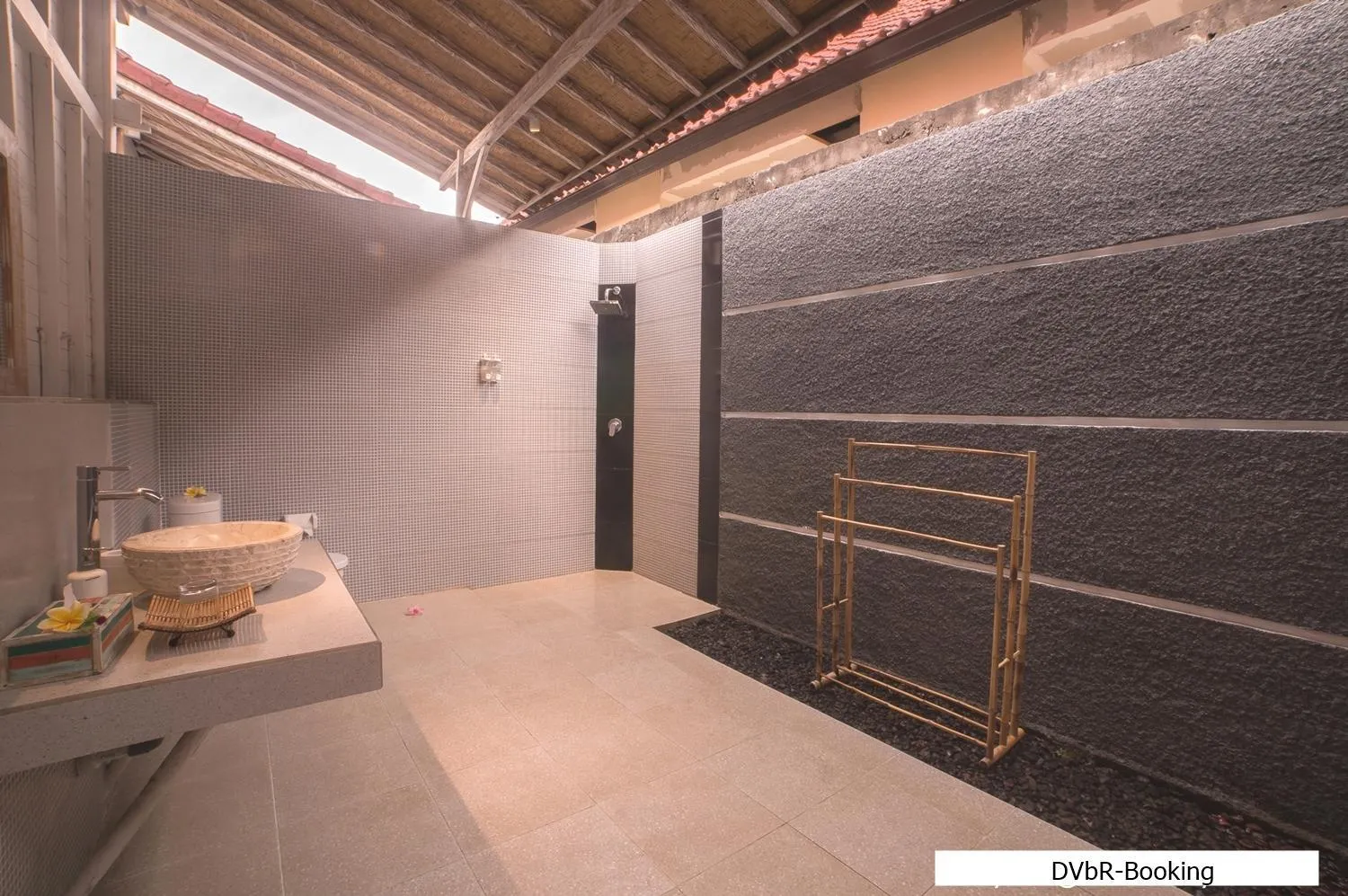 Toilet in Dayung Villas By Reccoma