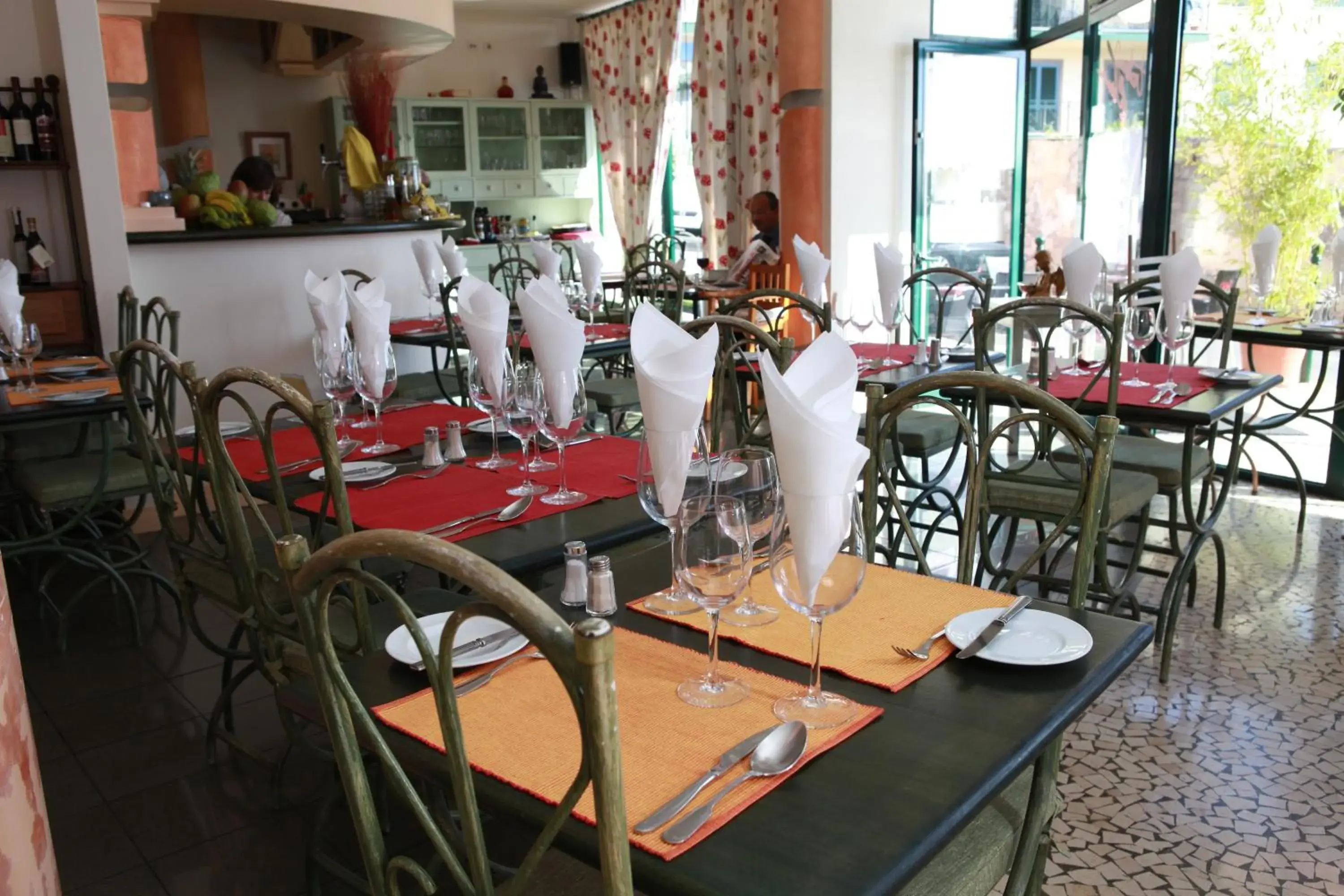 Restaurant/places to eat in Aparthotel Imperatriz Restaurant/places to eat in Aparthotel Imperatriz