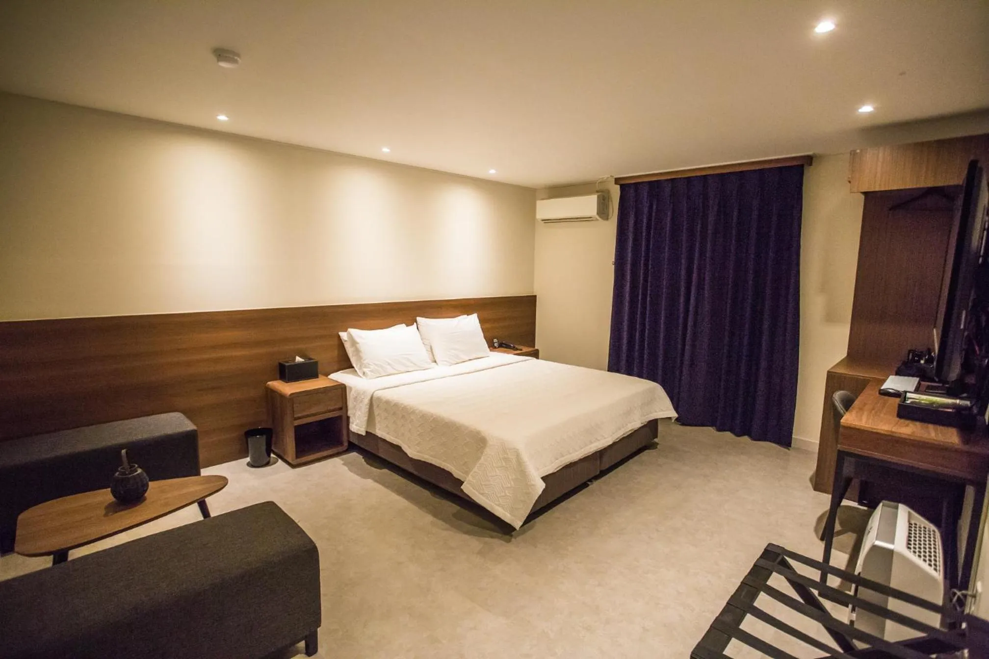 Photo of the whole room, Bed in Hotel Egg