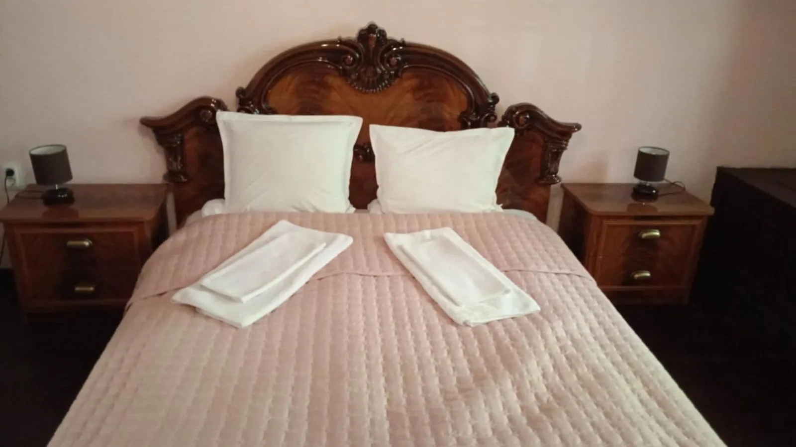 Bed in HiStory INN Unique Guest House