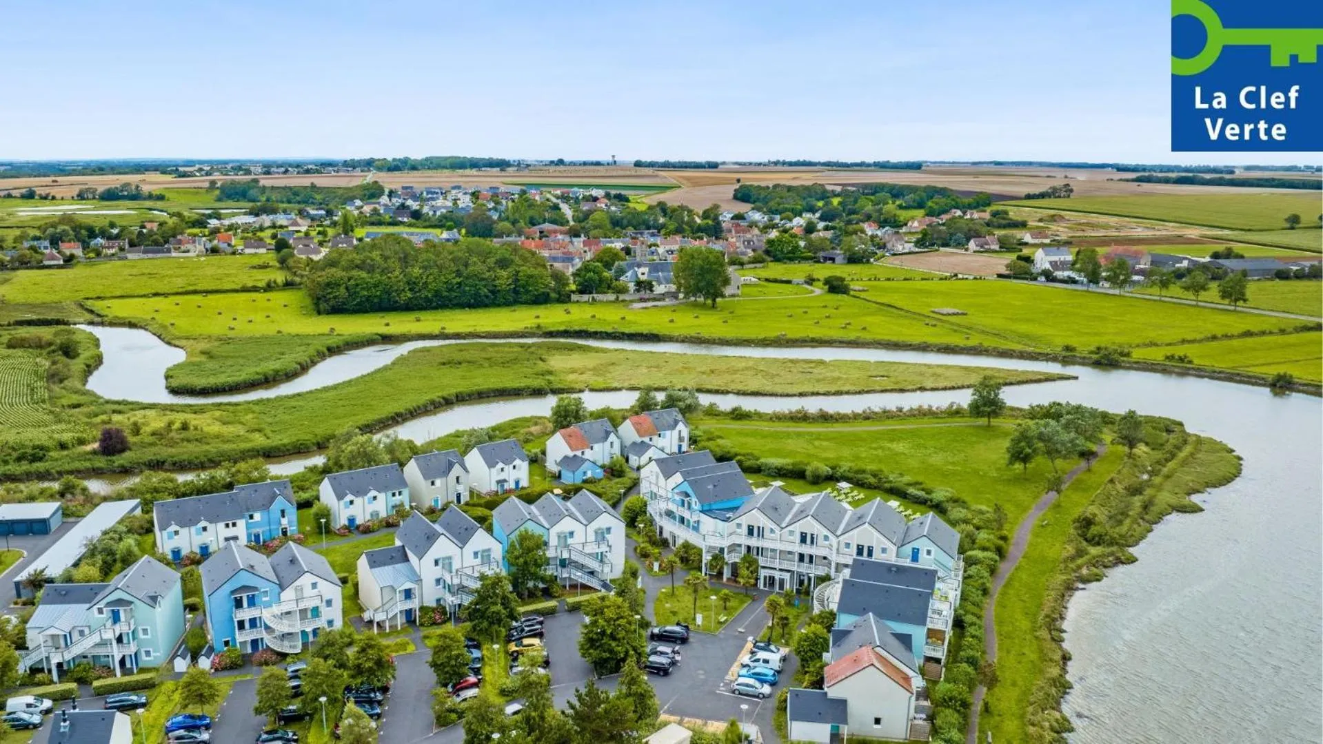 Property building in Pierre & Vacances Résidence Le Chant des Oiseaux