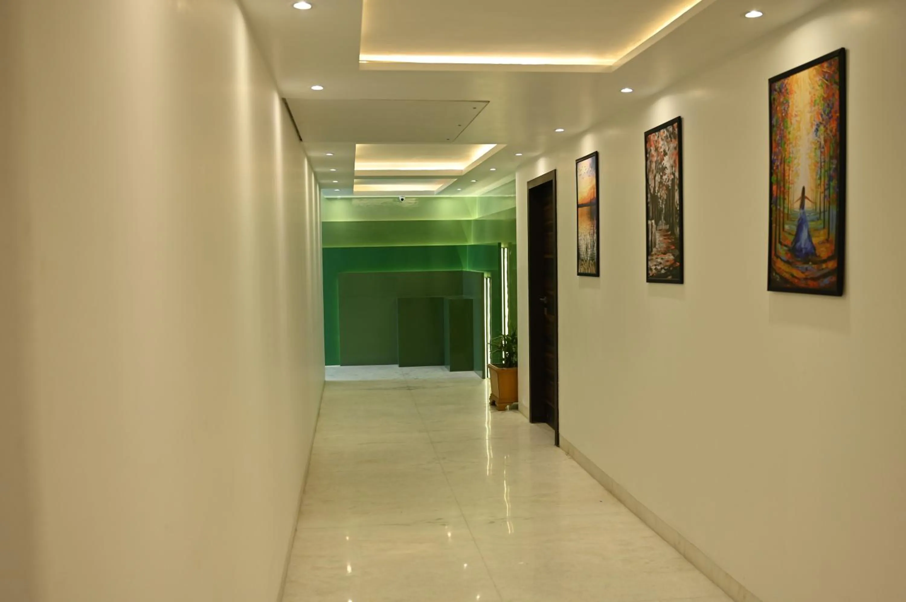 Property building in Hotel Lawrence