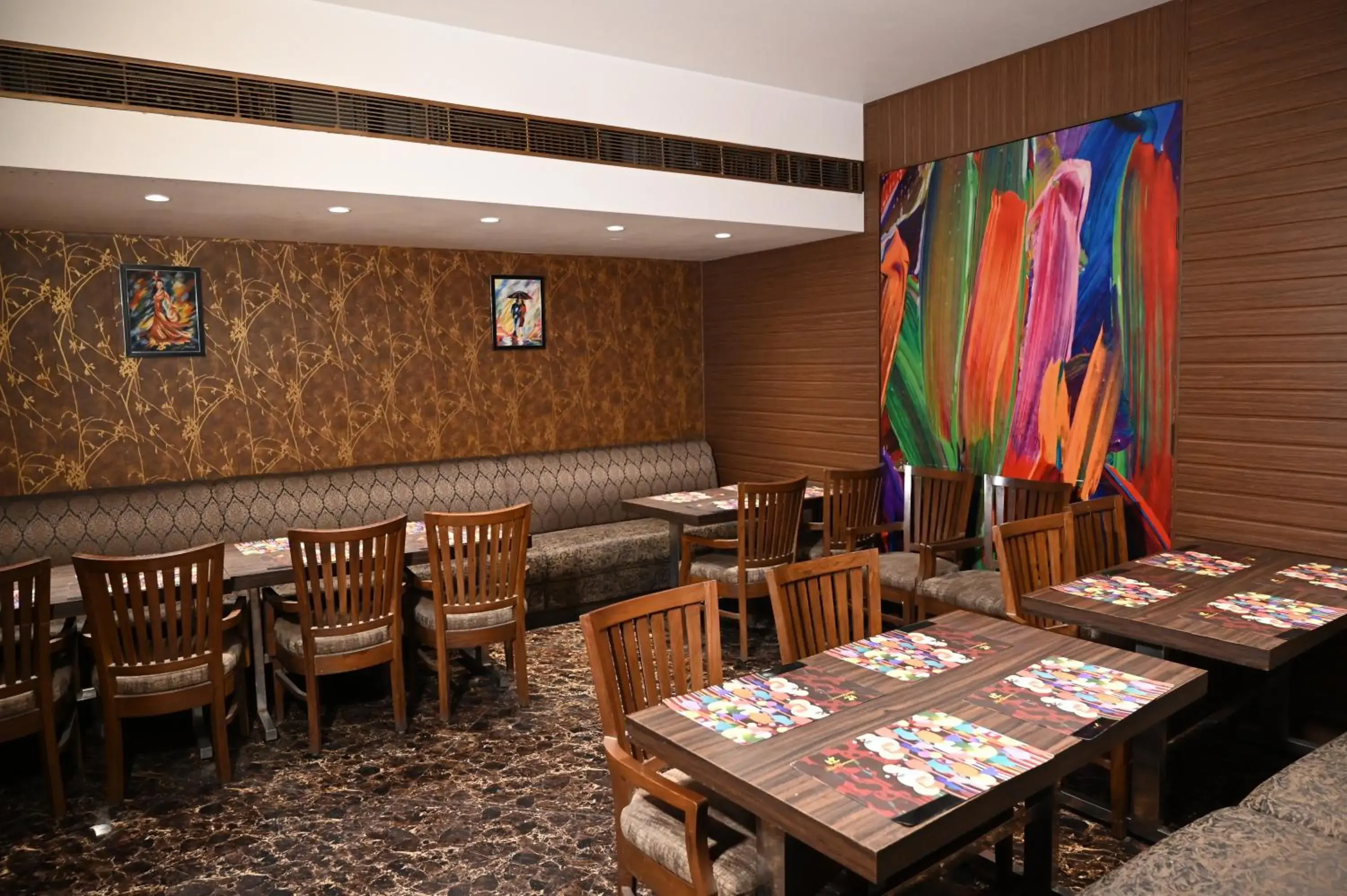 Restaurant/places to eat in Hotel Lawrence Restaurant/places to eat in Hotel Lawrence