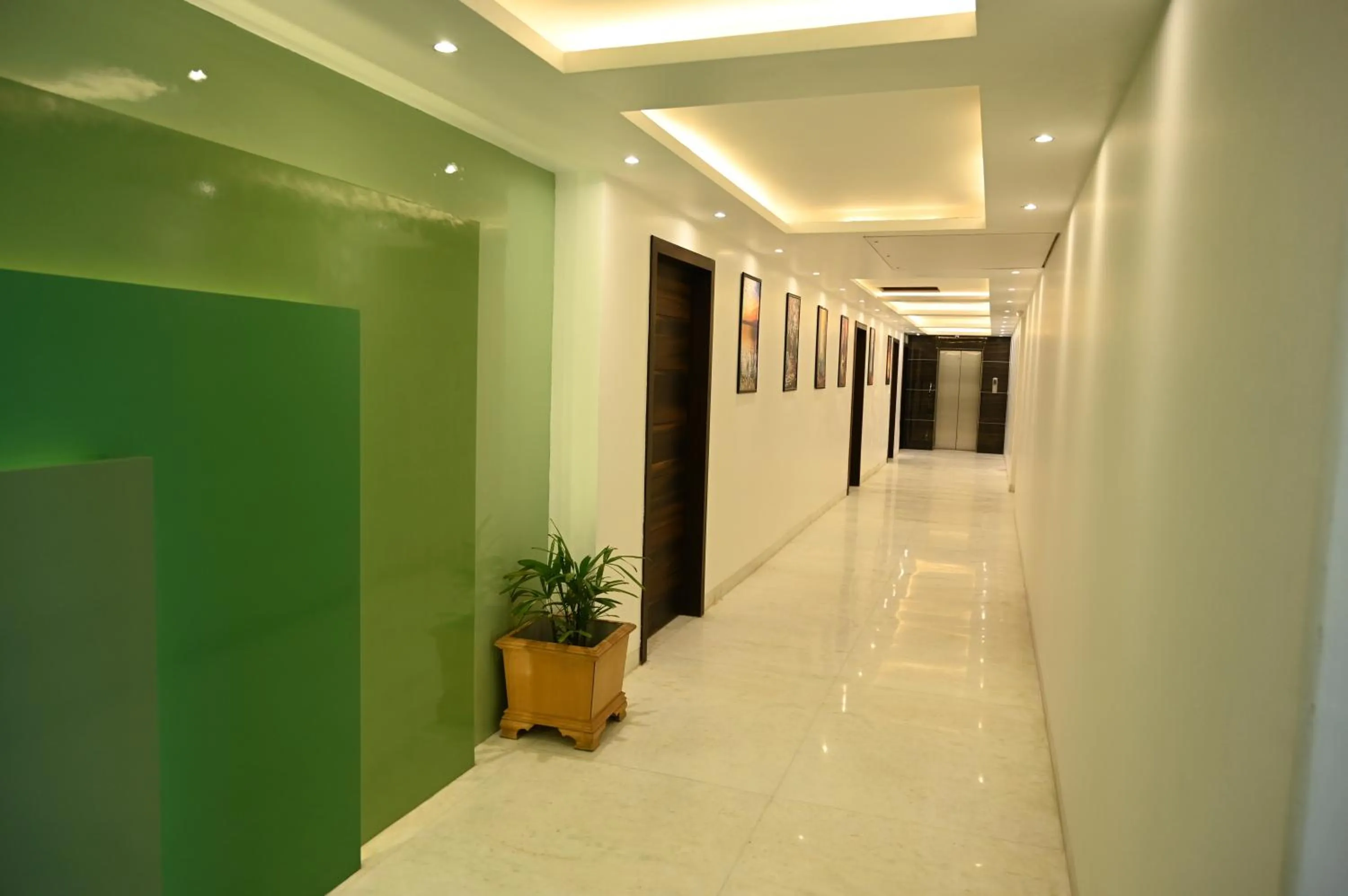 Property building in Hotel Lawrence