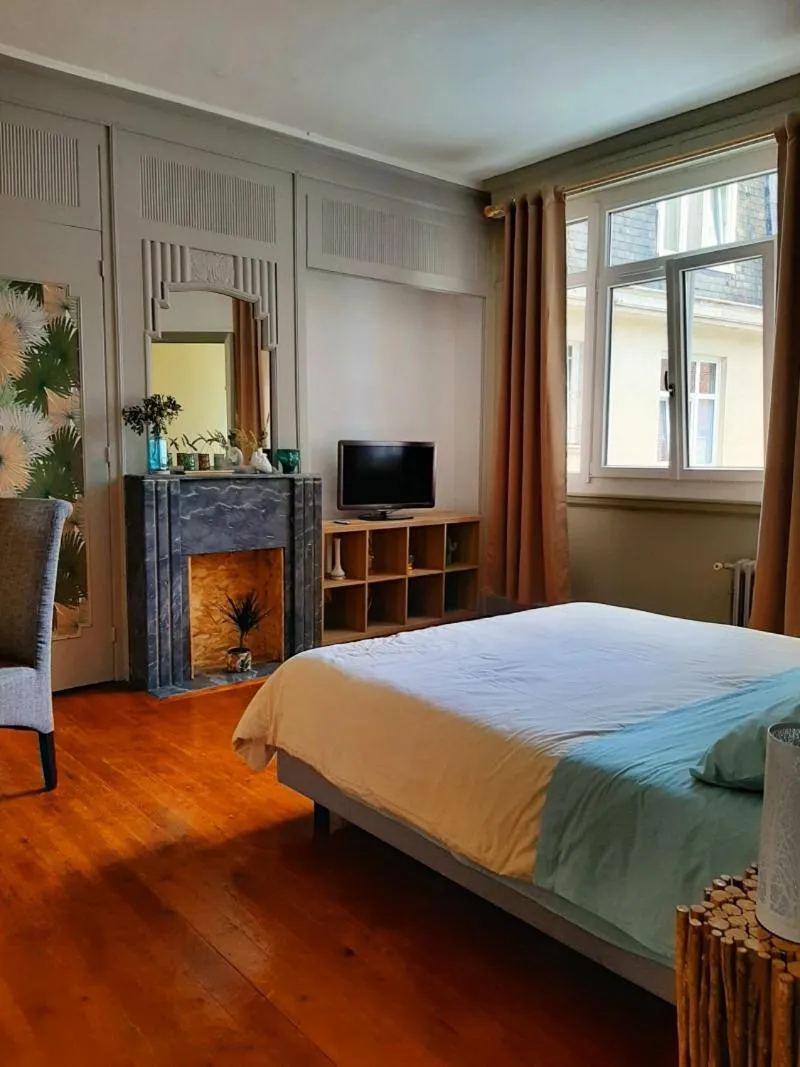 Photo of the whole room, Bed in La Villa 30