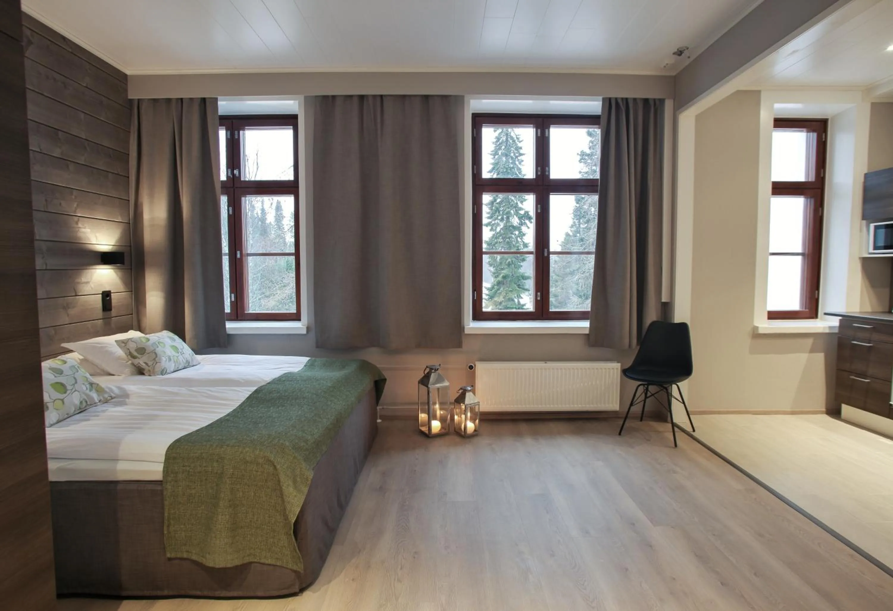 Photo of the whole room, Bed in Hotel Metsähirvas