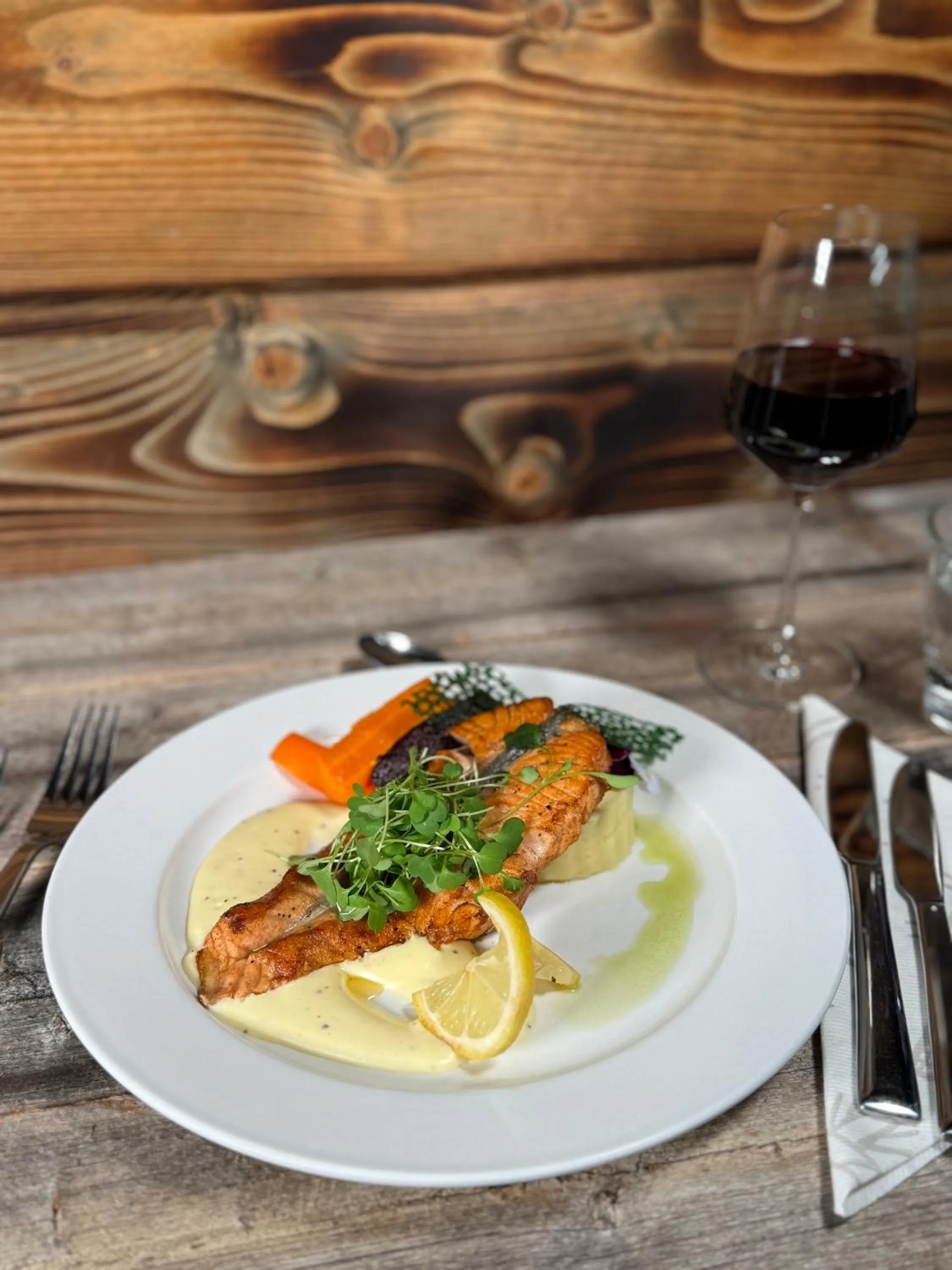 Restaurant/places to eat in Hotel Metsähirvas