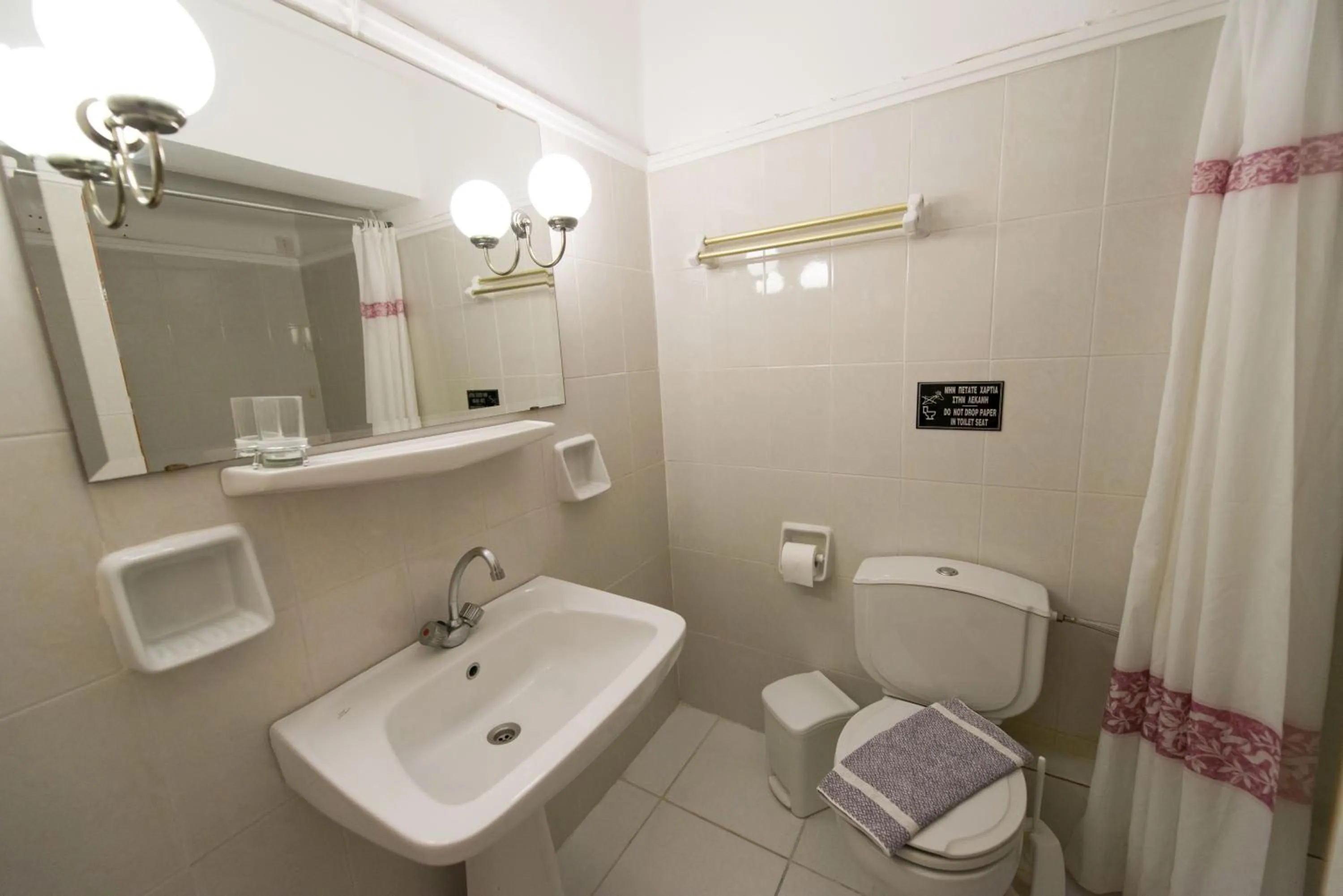 Bathroom in Hotel Niras