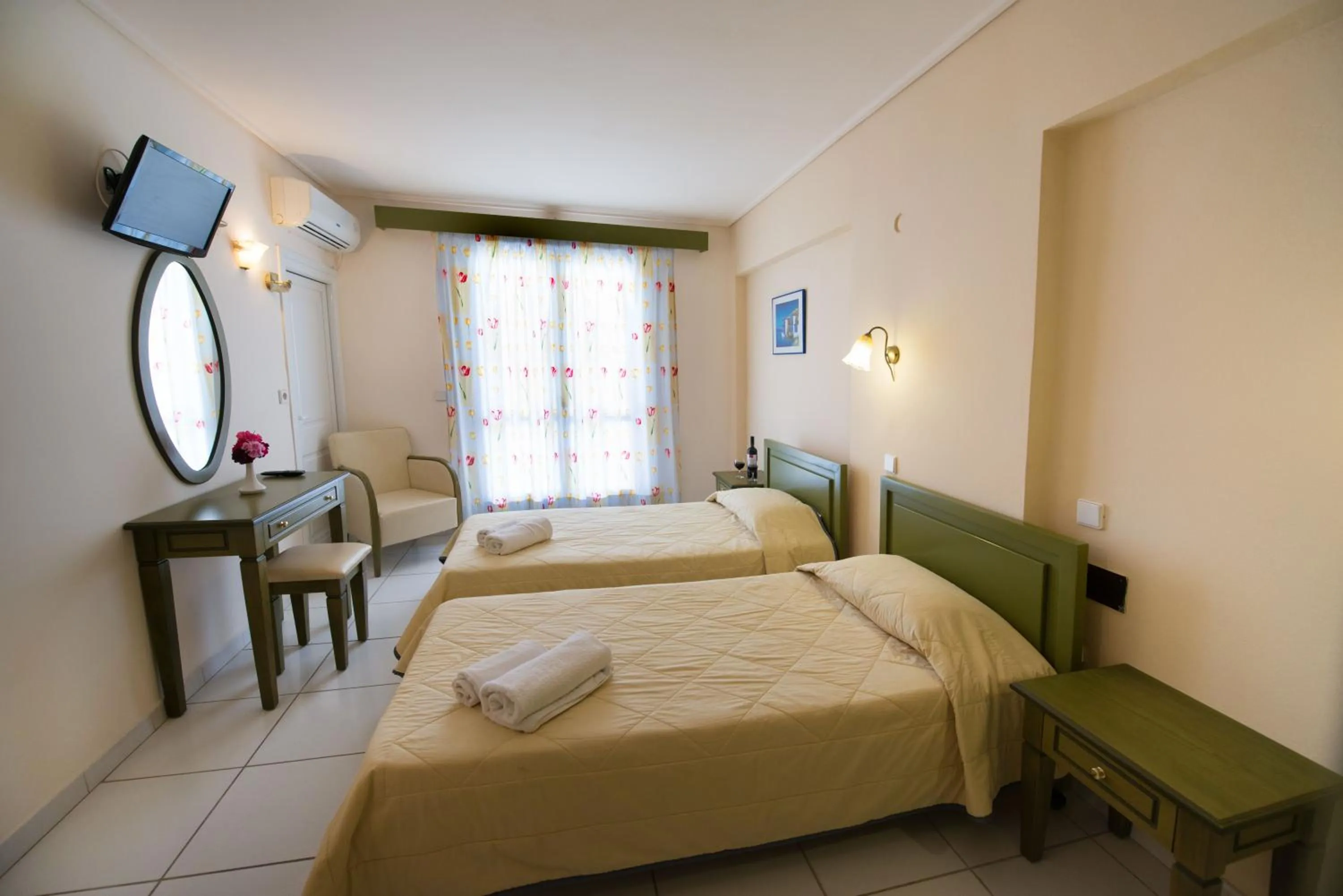 Photo of the whole room, Bed in Hotel Niras