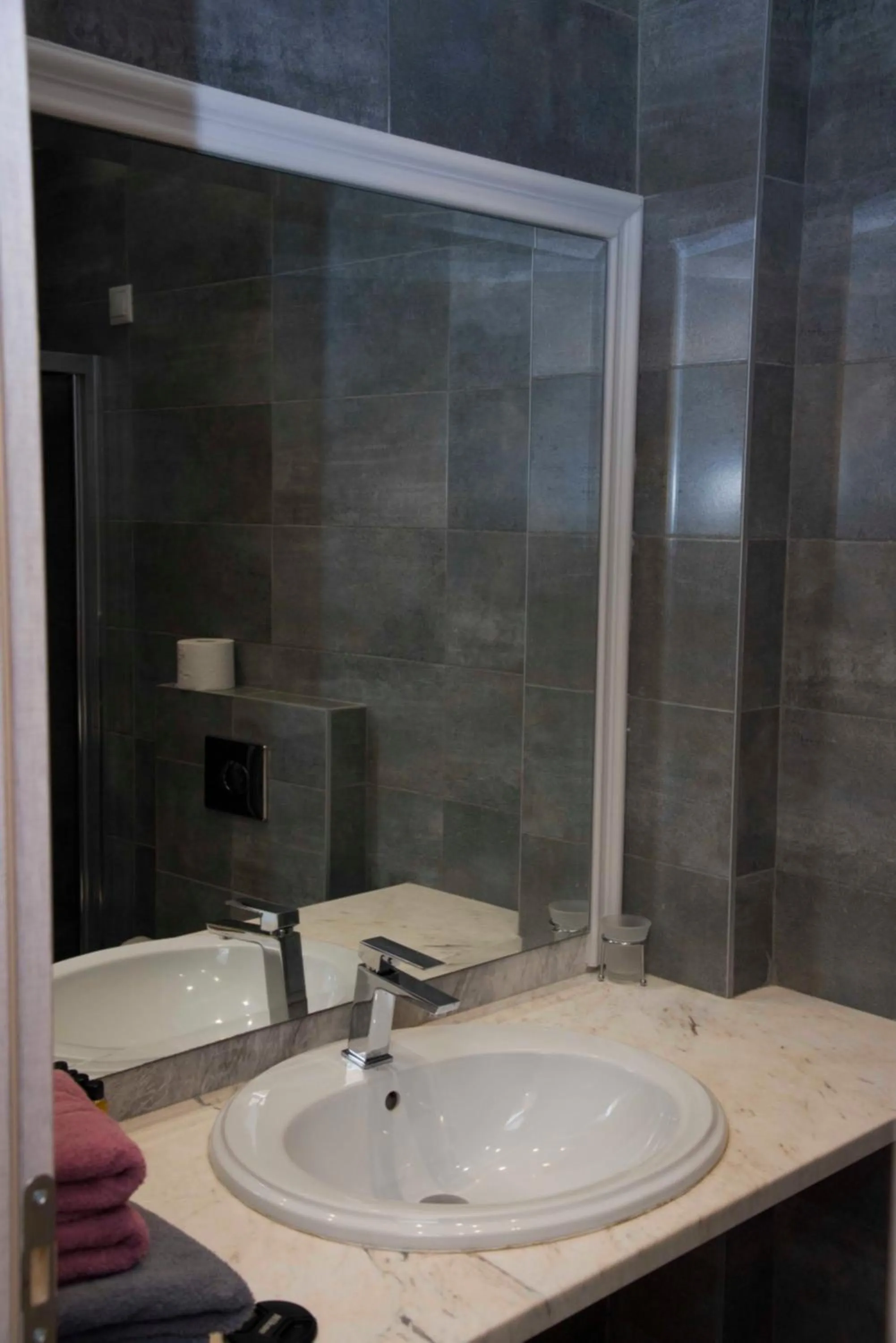 Bathroom in Hotel Niras