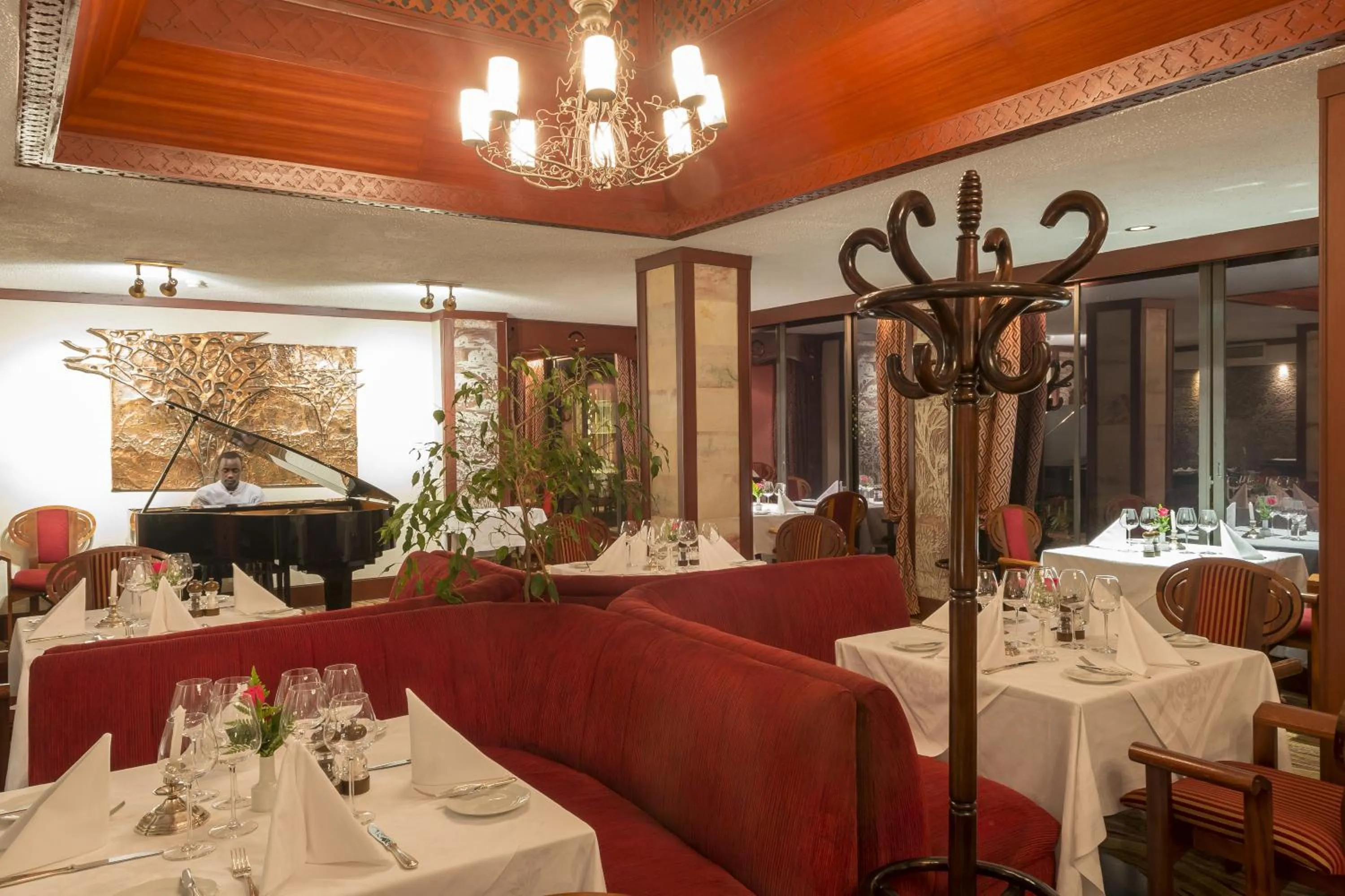 Restaurant/places to eat in Nairobi Serena Hotel