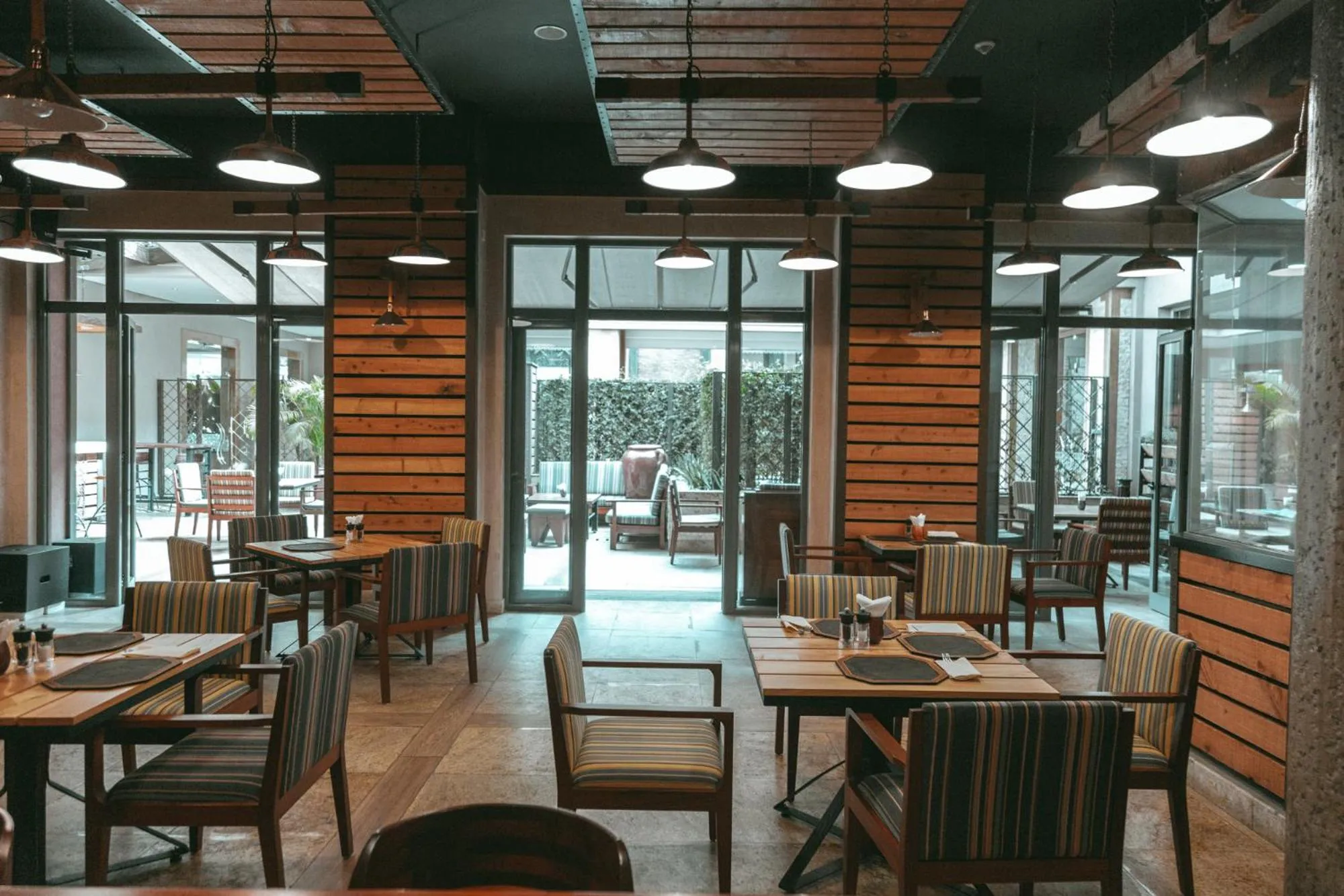 Restaurant/places to eat in Nairobi Serena Hotel