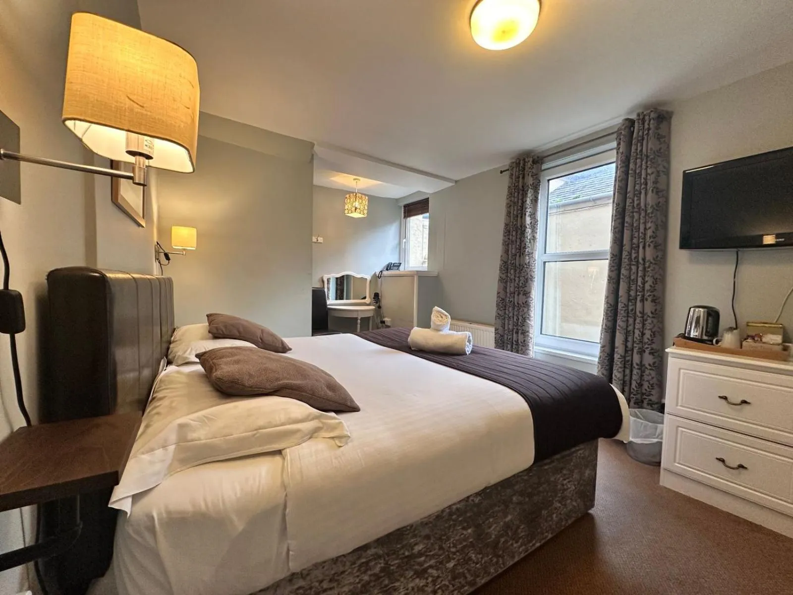 Bed in Ellan Vannin Hotel