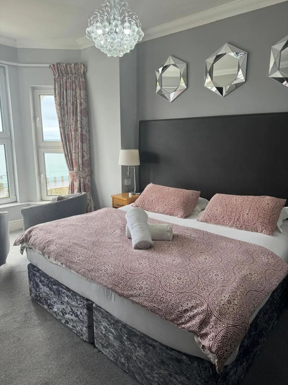 Bed in Ellan Vannin Hotel