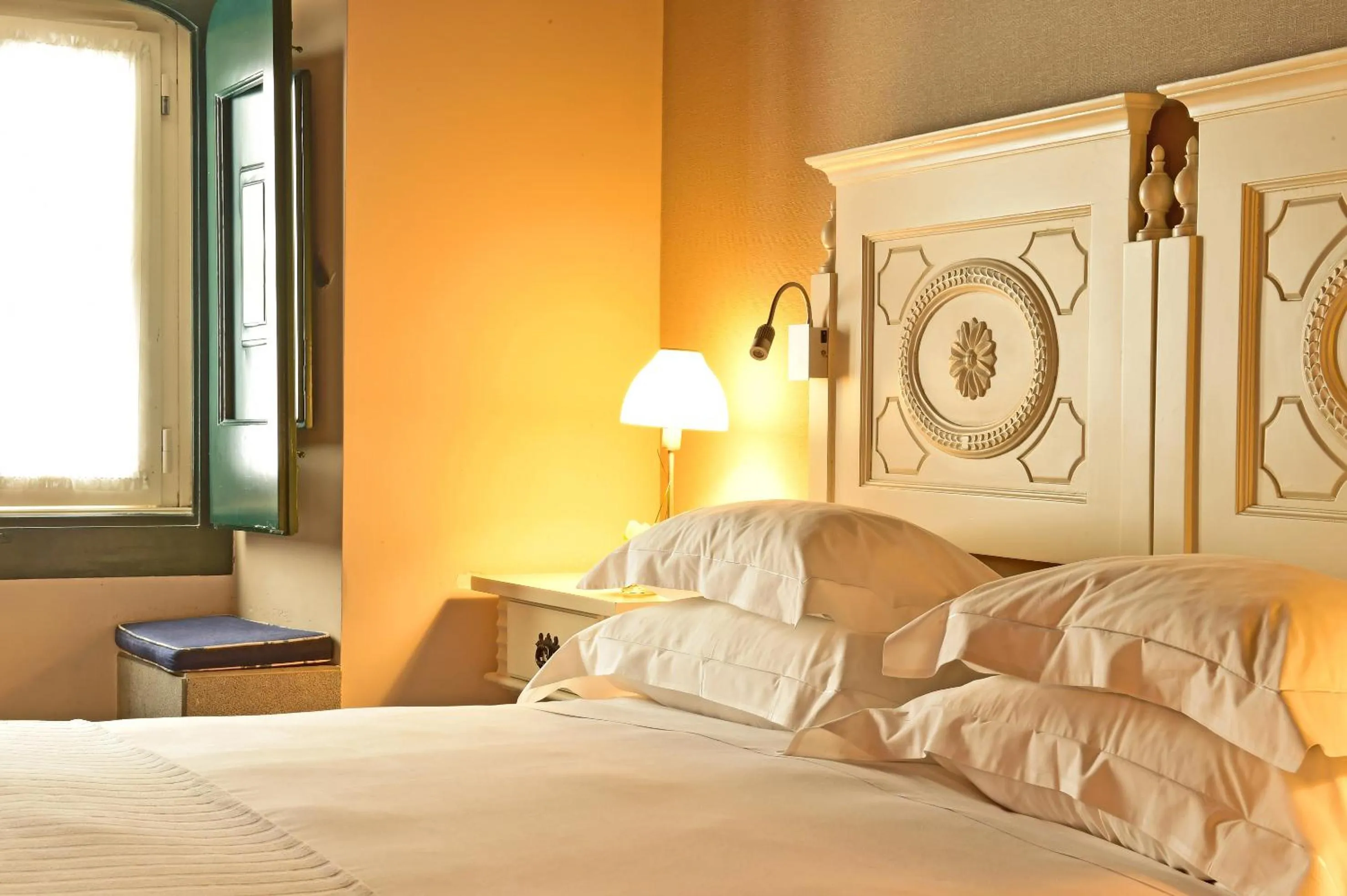 Photo of the whole room, Bed in Pousada Castelo de Obidos