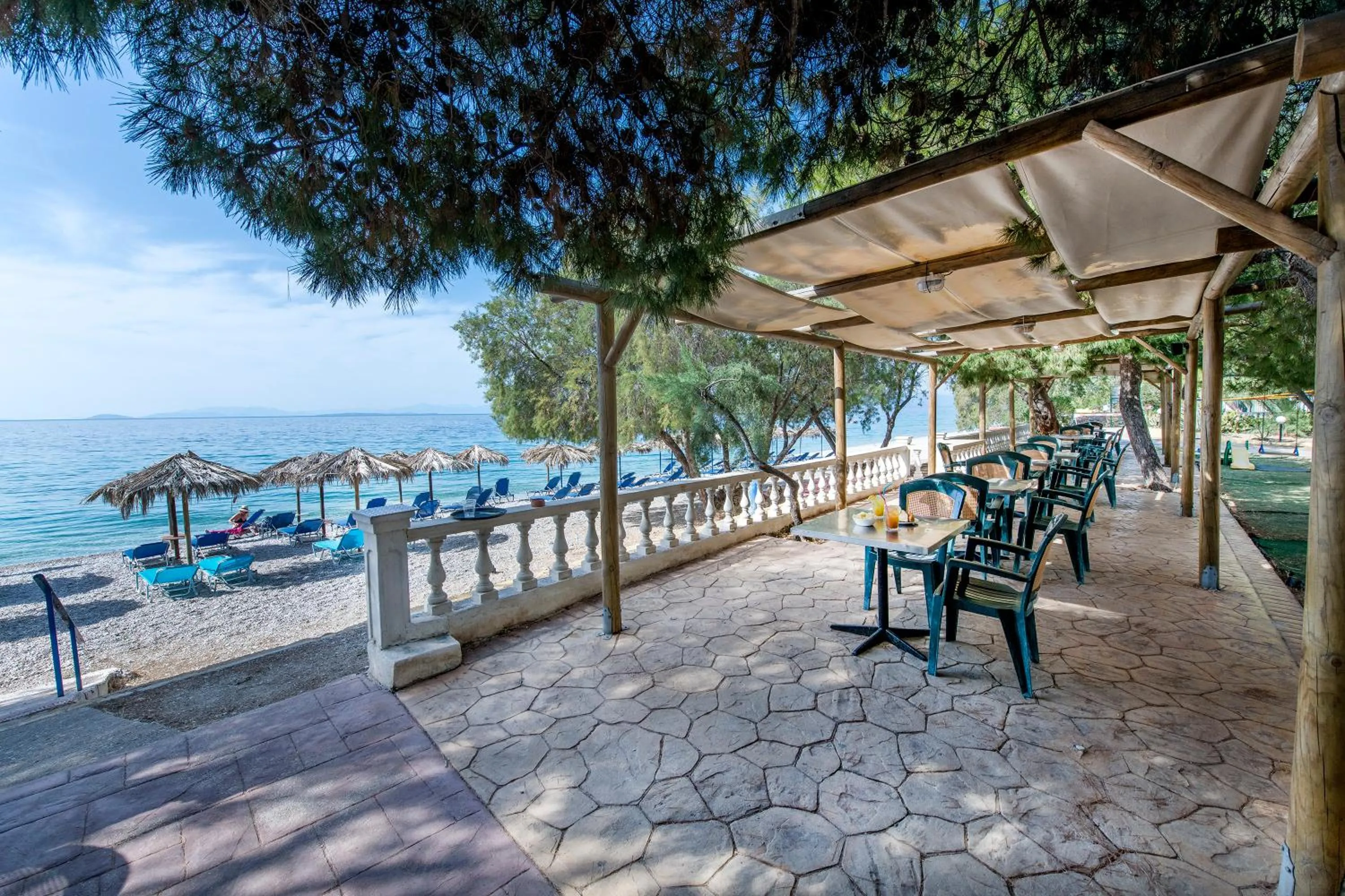 Restaurant/places to eat in Sun Hotel