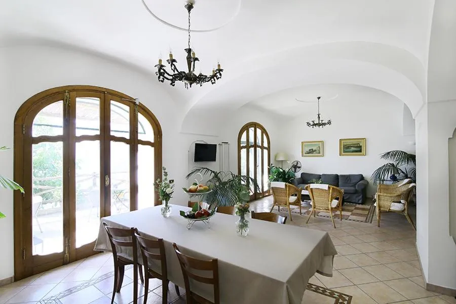 Communal lounge/ TV room in Colle dell'Ara