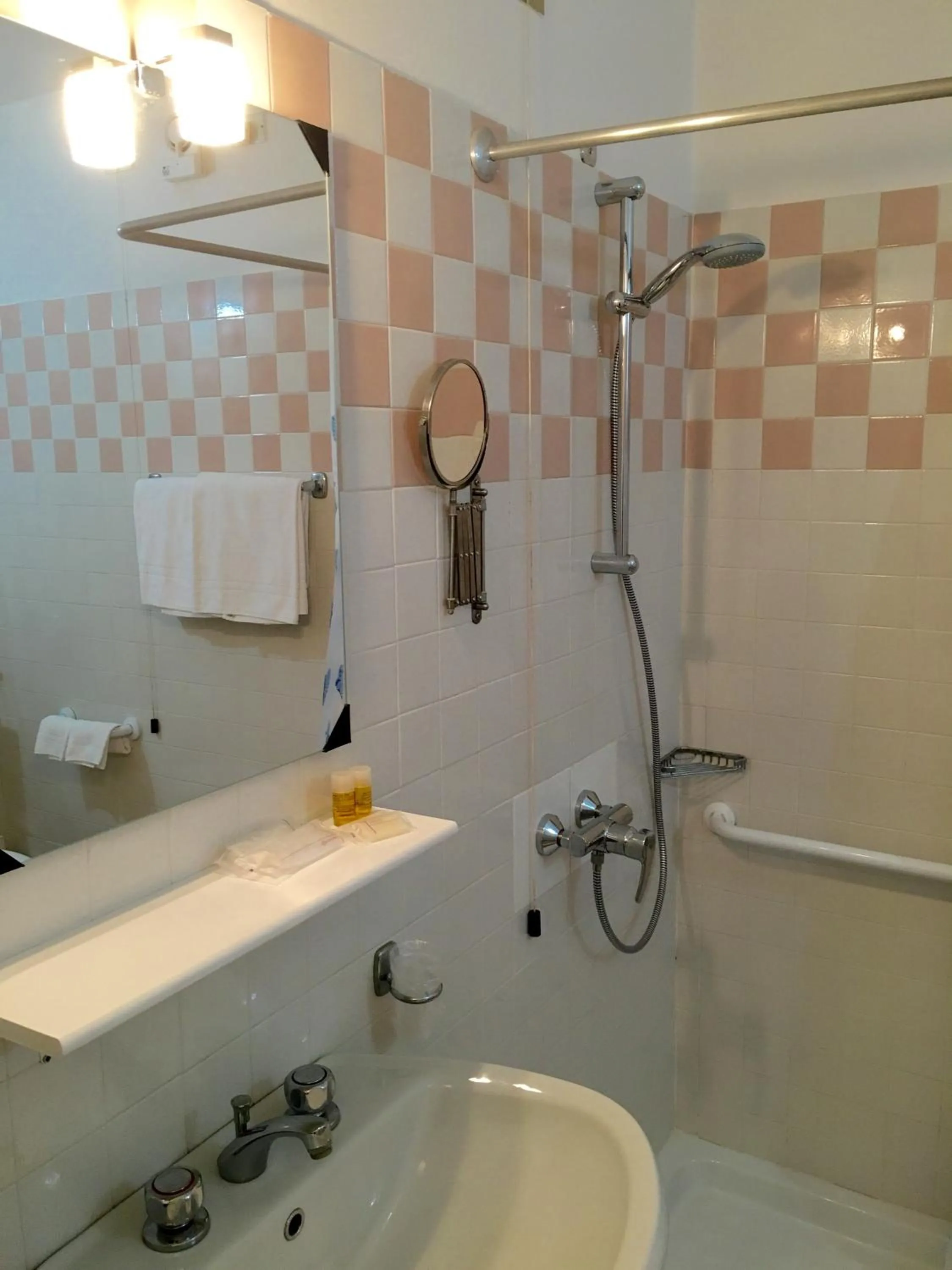 Bathroom in Hotel Montecodeno