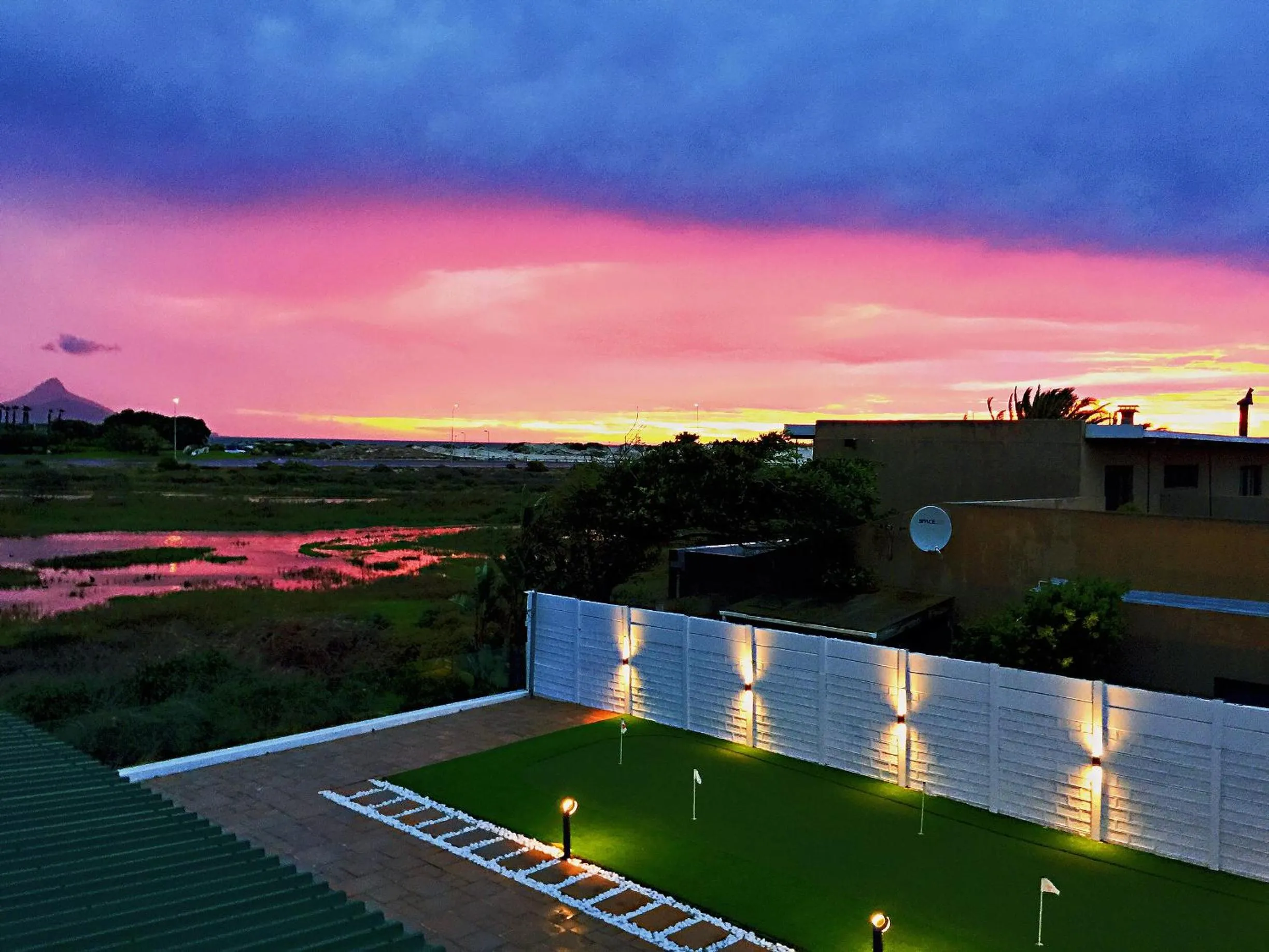 Night in Peach on Beach Boutique Guesthouse