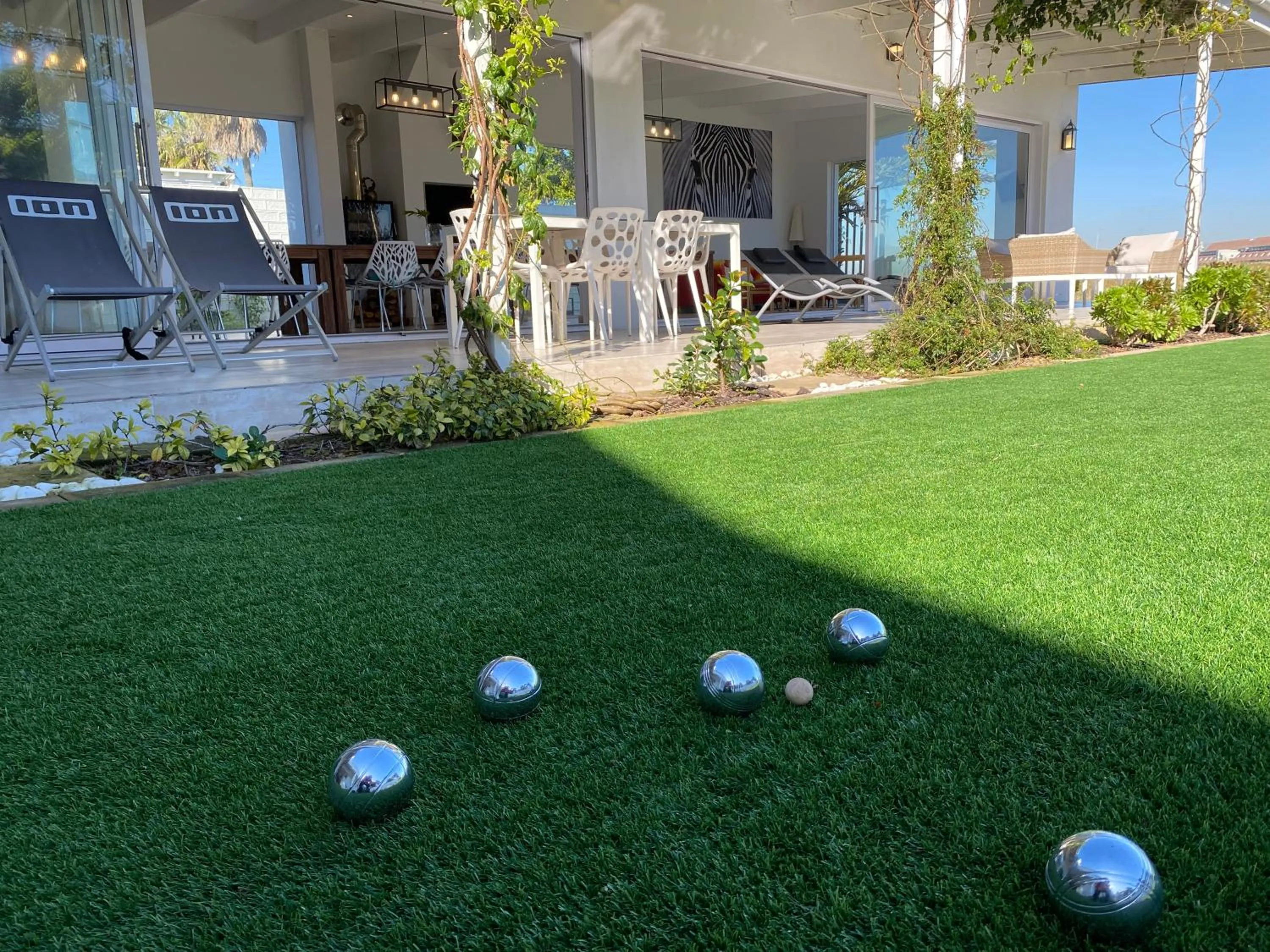 Bowling in Peach on Beach Boutique Guesthouse